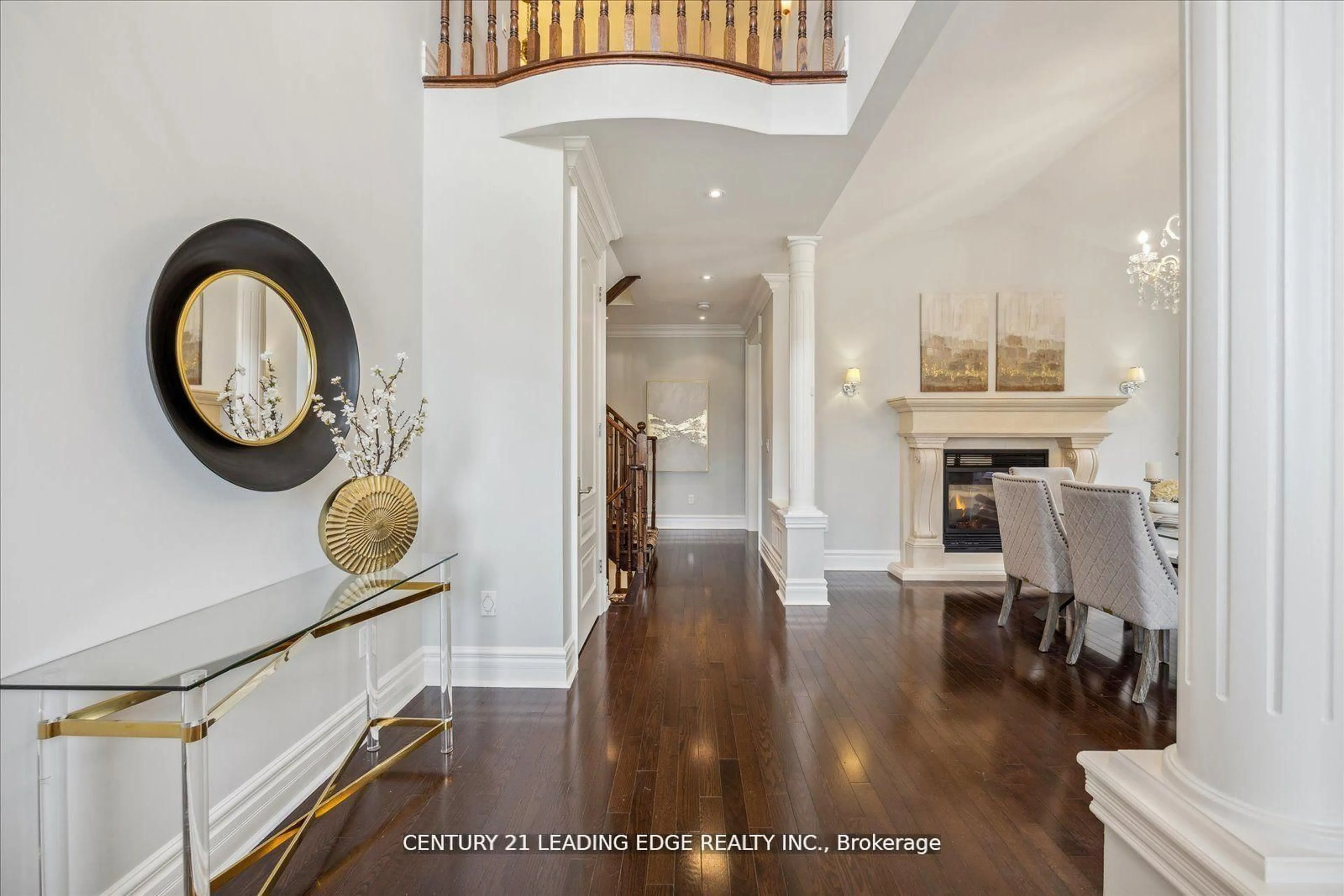 Indoor entryway for 64 Miles Hill Cres, Richmond Hill Ontario L4E 4Y9