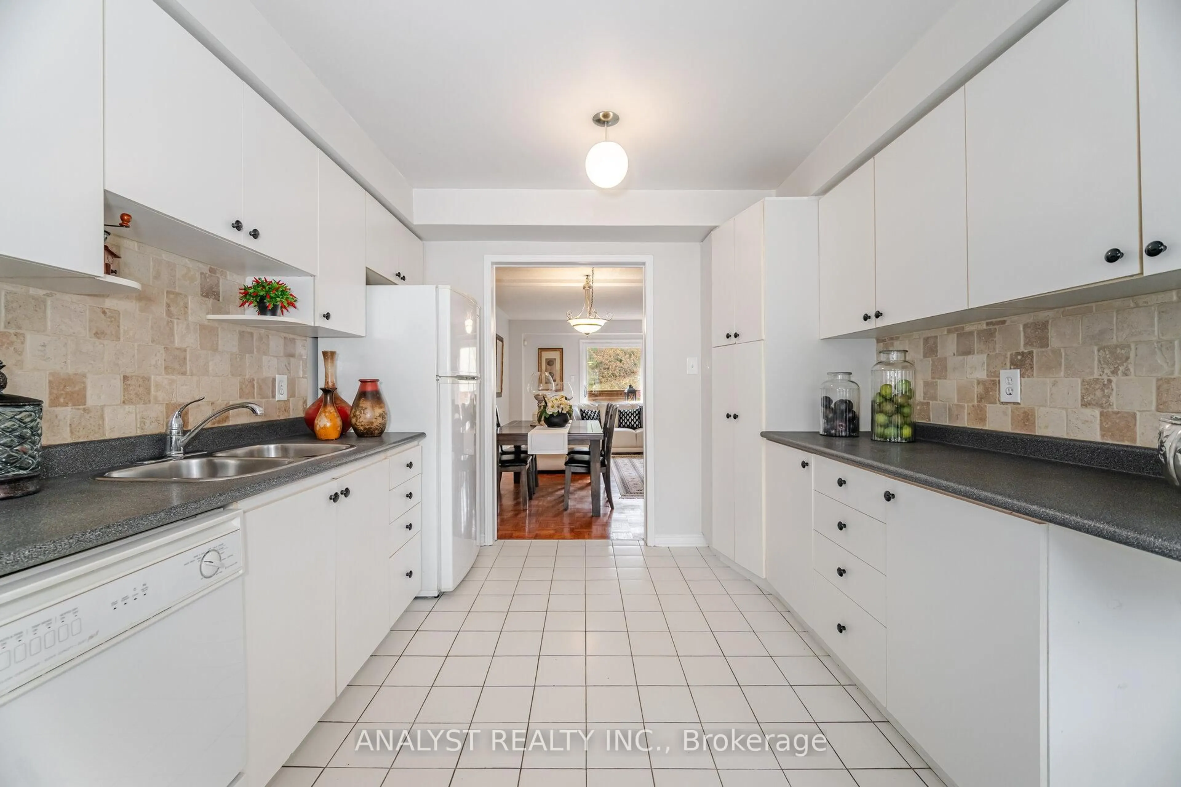 Unknown for 219 Woodbridge Ave, Vaughan Ontario L4L 2T1