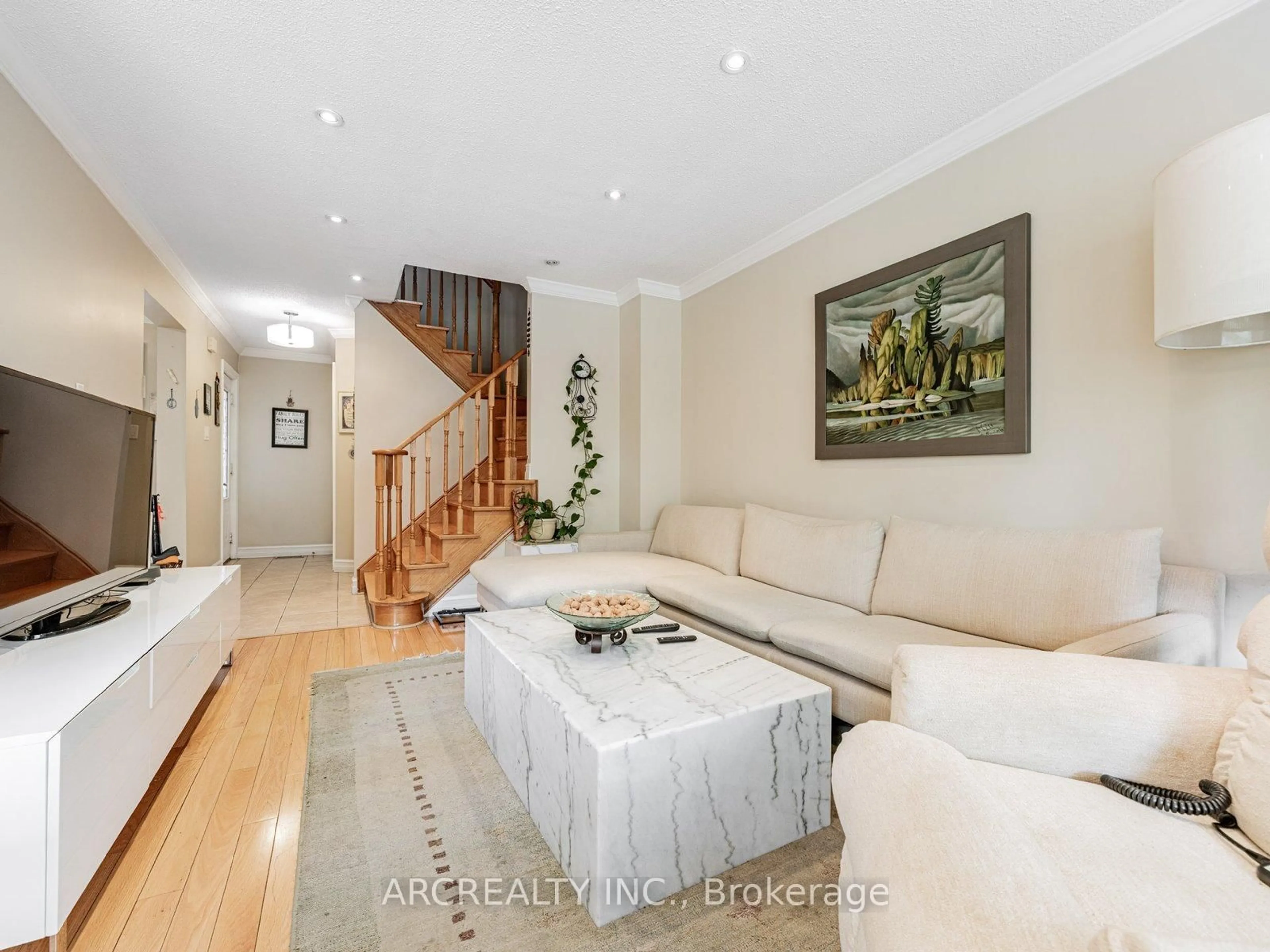 Living room with furniture, unknown for 49 White Blvd, Vaughan Ontario L4J 5Z4