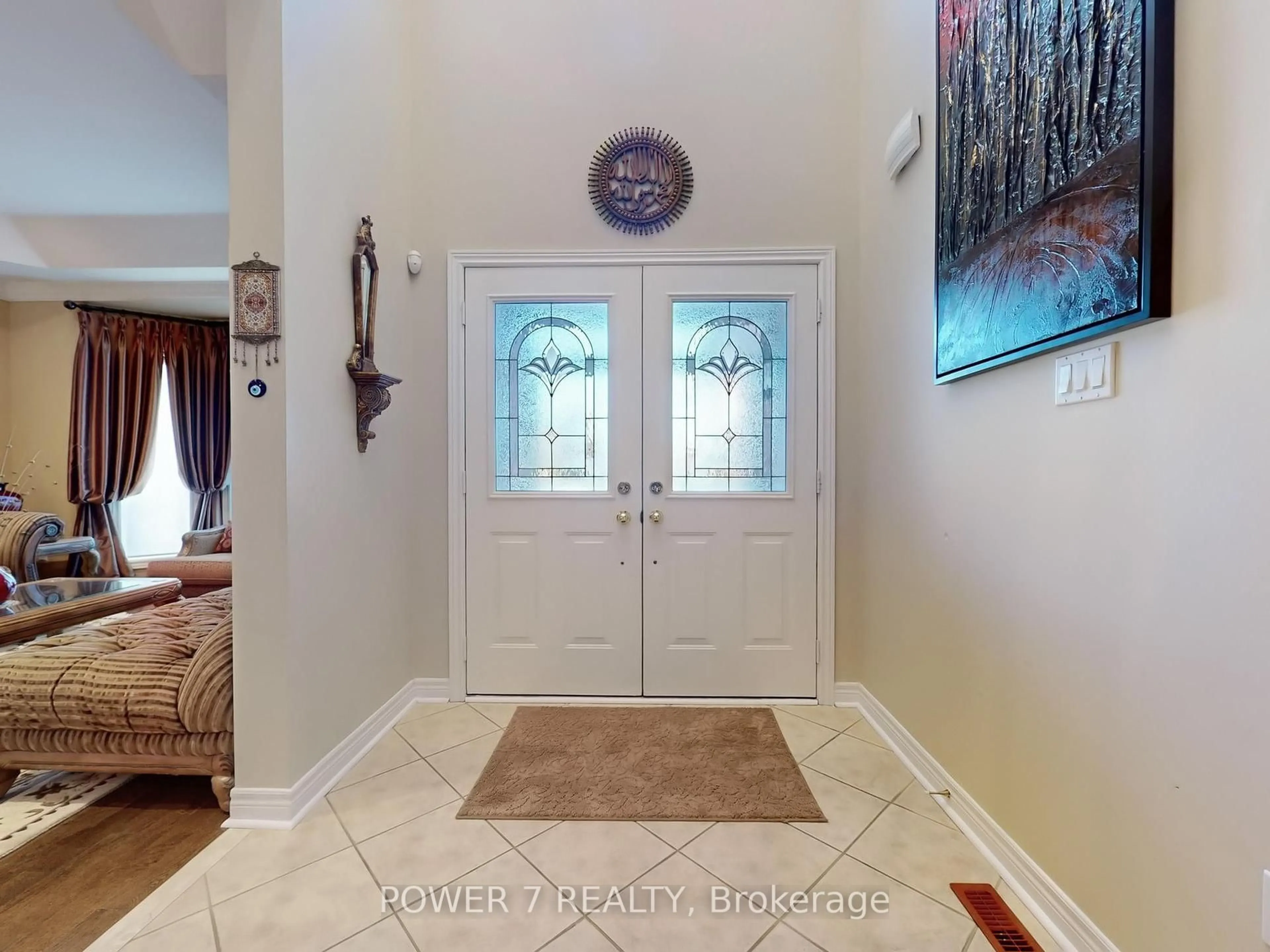 Indoor entryway for 123 Macrill Rd, Markham Ontario L6C 2T3