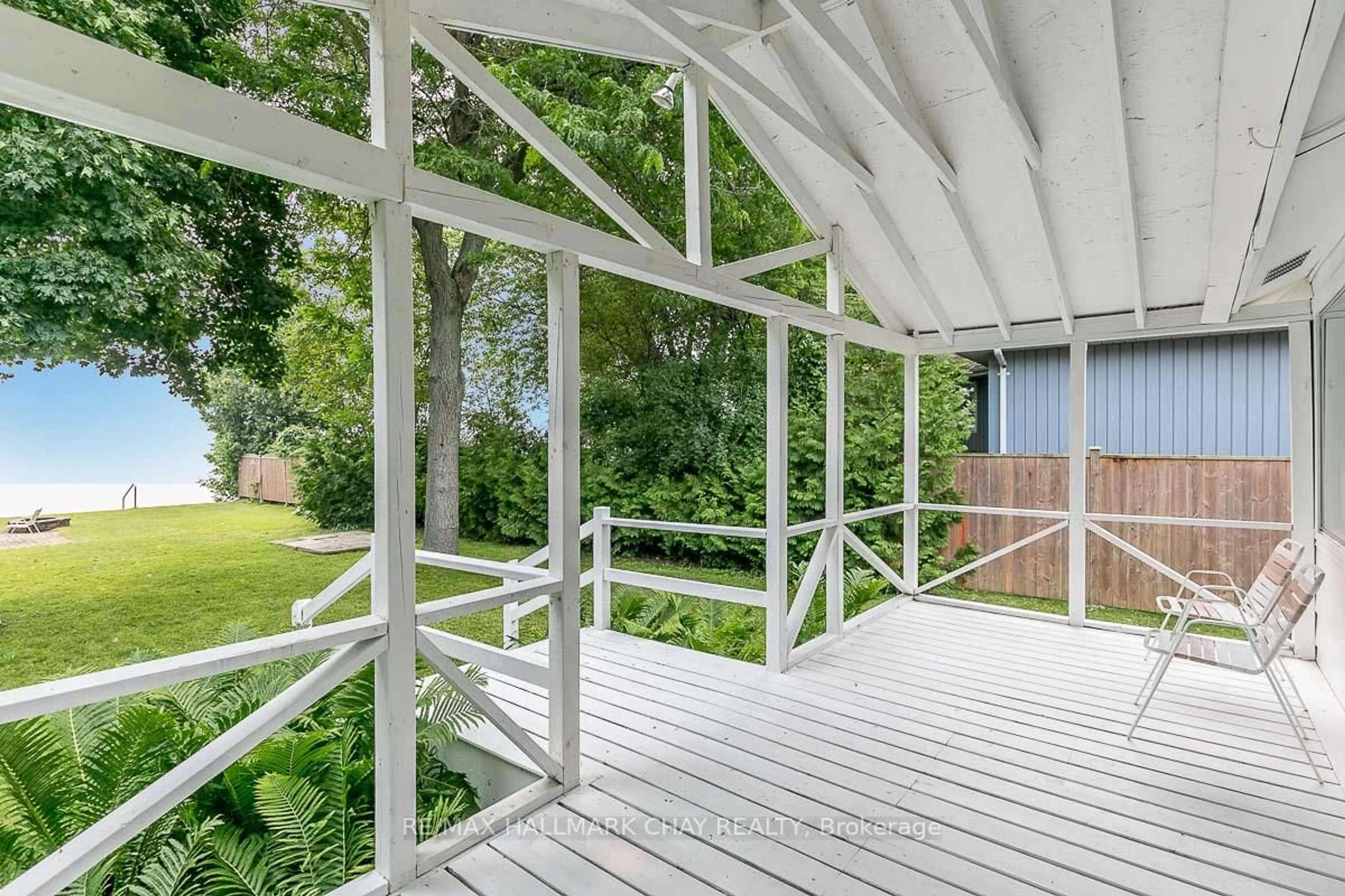 Patio, unknown for 1283 Maple Rd, Innisfil Ontario L0L 1R0