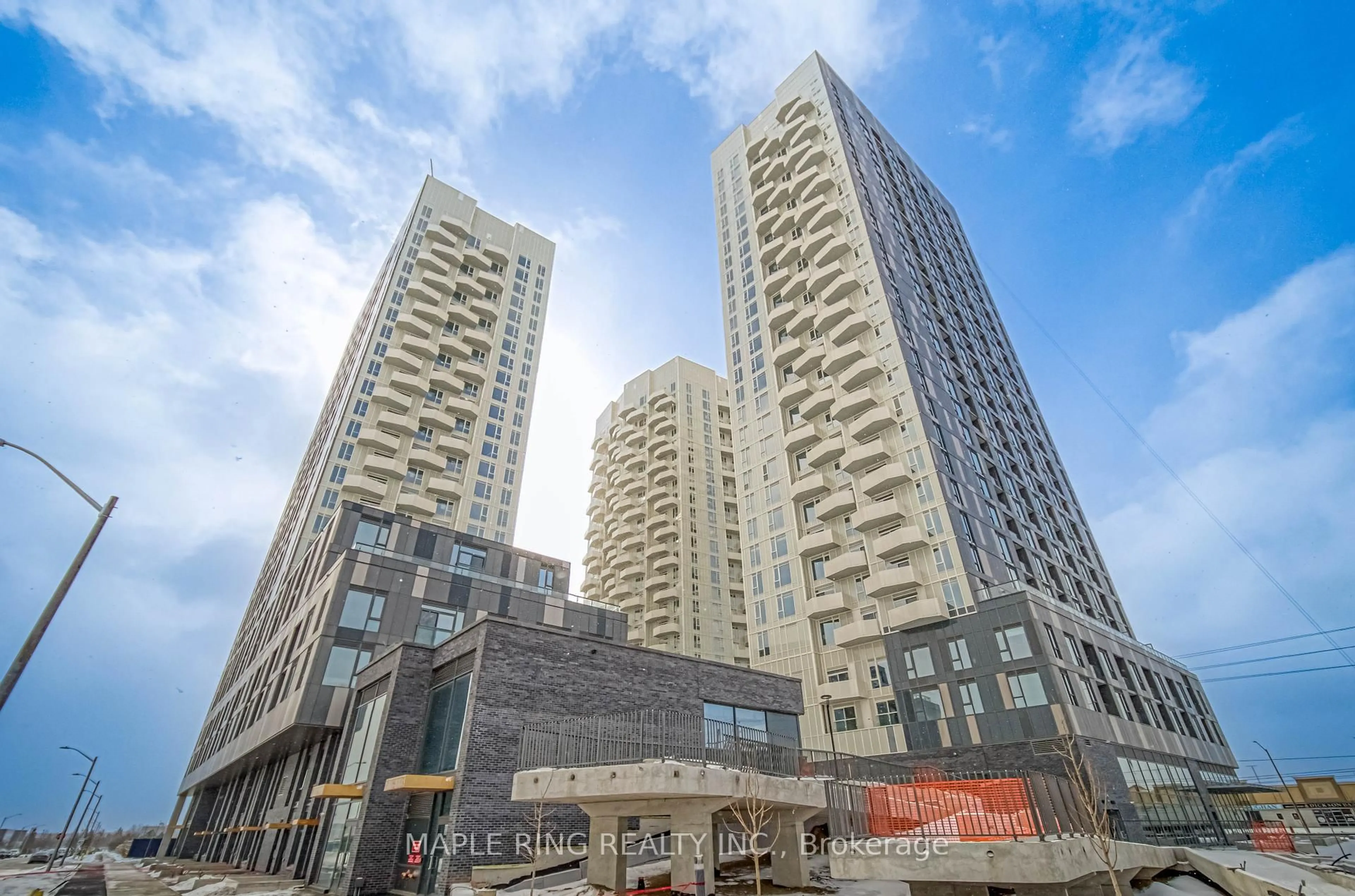 Patio, building for 10 Abeja St #2412, Vaughan Ontario L4K 0R4