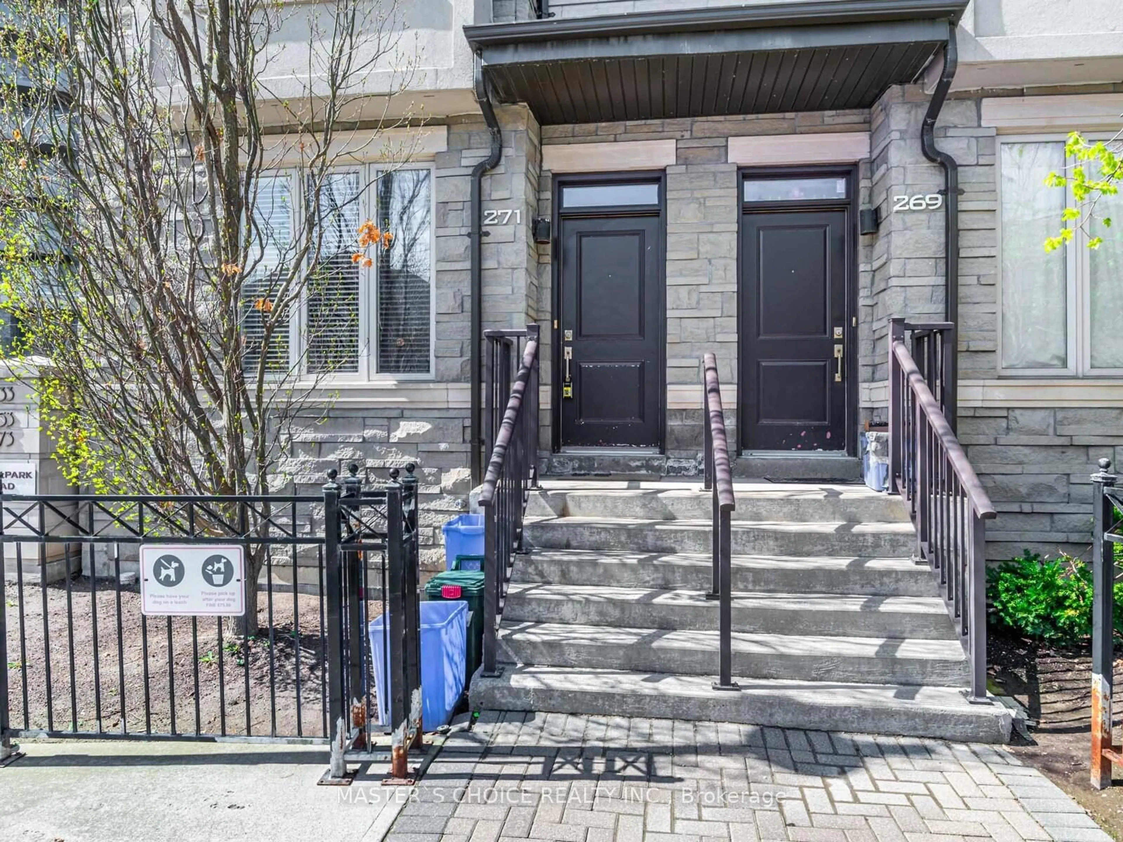 Indoor entryway for 271 South Park Rd #TH27, Markham Ontario L3T 0B6