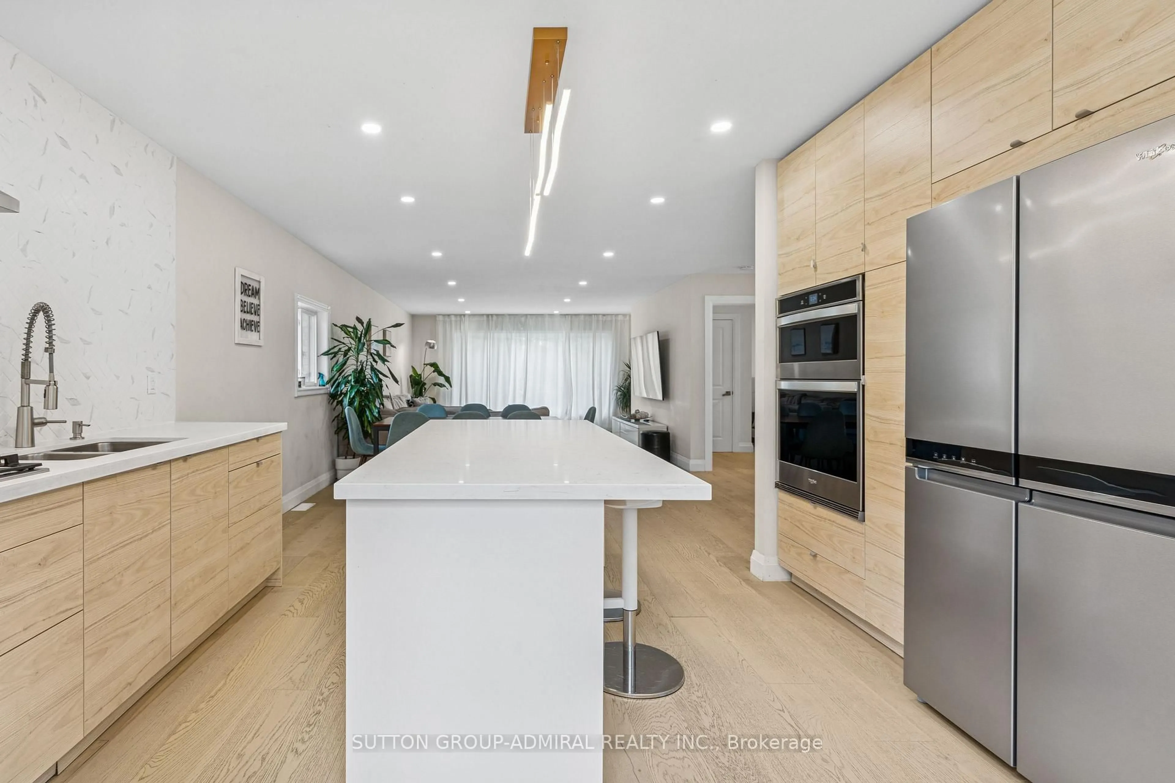 Contemporary kitchen, unknown for 2059 Northern Ave, Innisfil Ontario L9S 1Z4