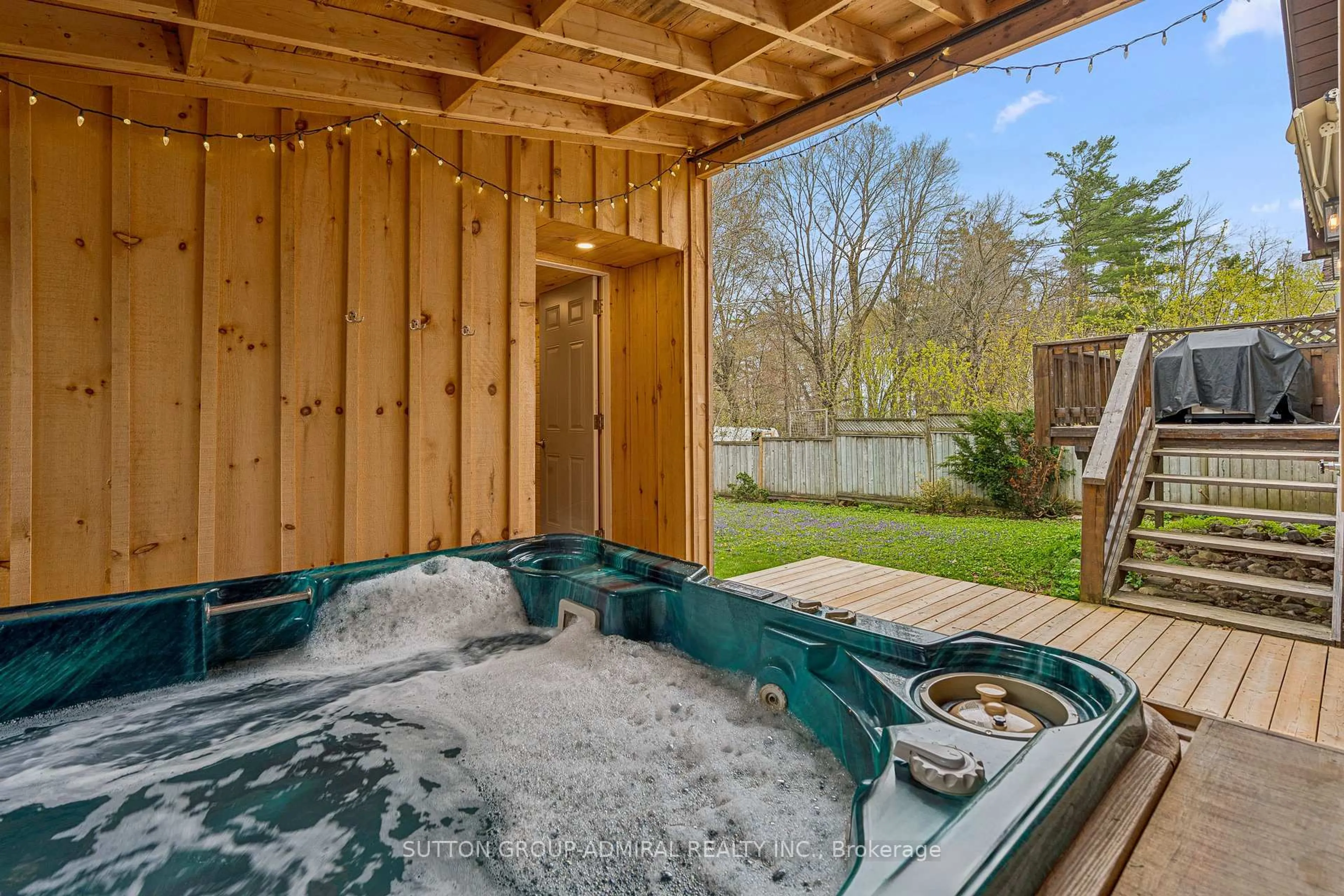 Patio, water/lake/river/ocean view for 2059 Northern Ave, Innisfil Ontario L9S 1Z4