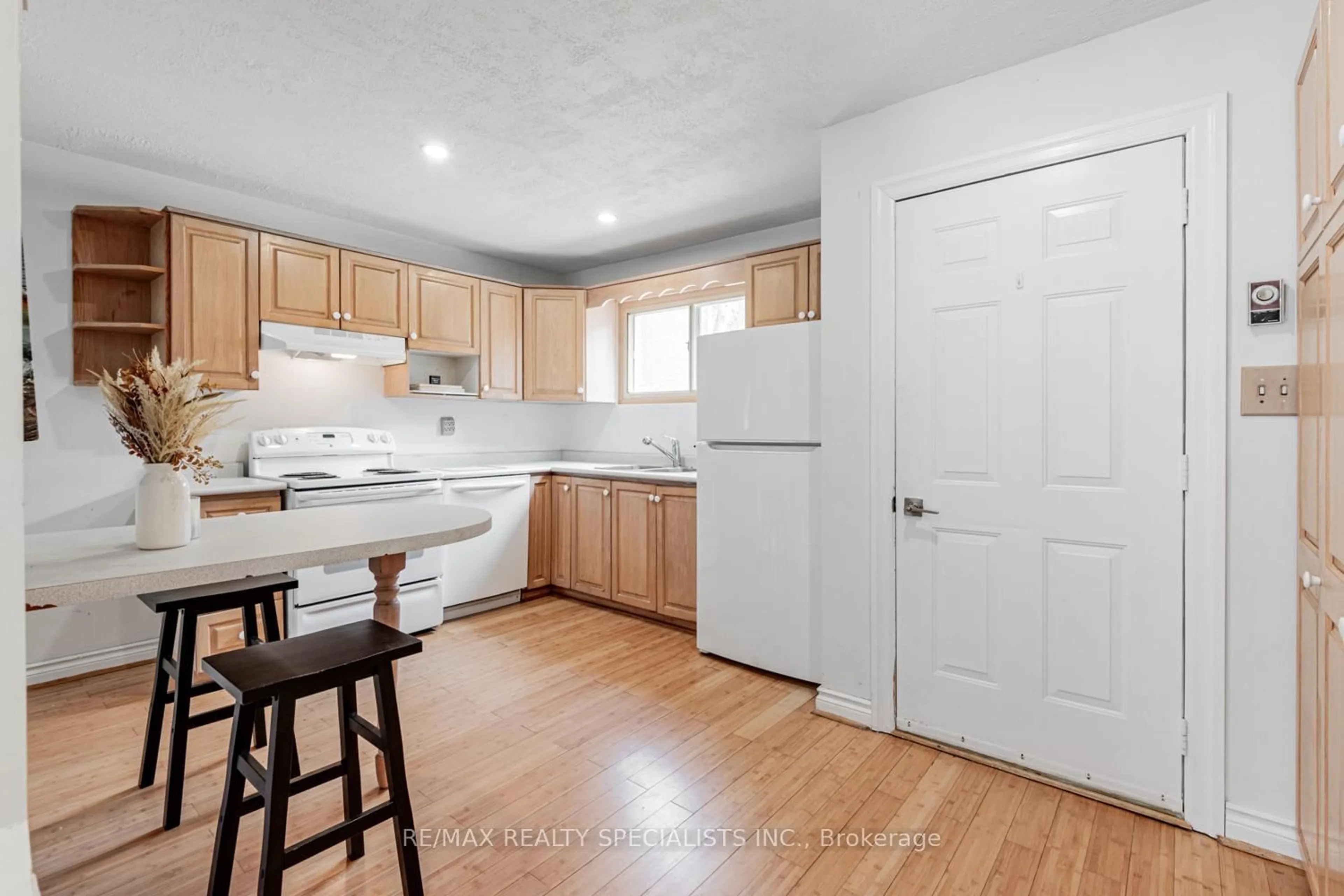 Unknown for 116 Wales Ave, Markham Ontario L3P 3K2