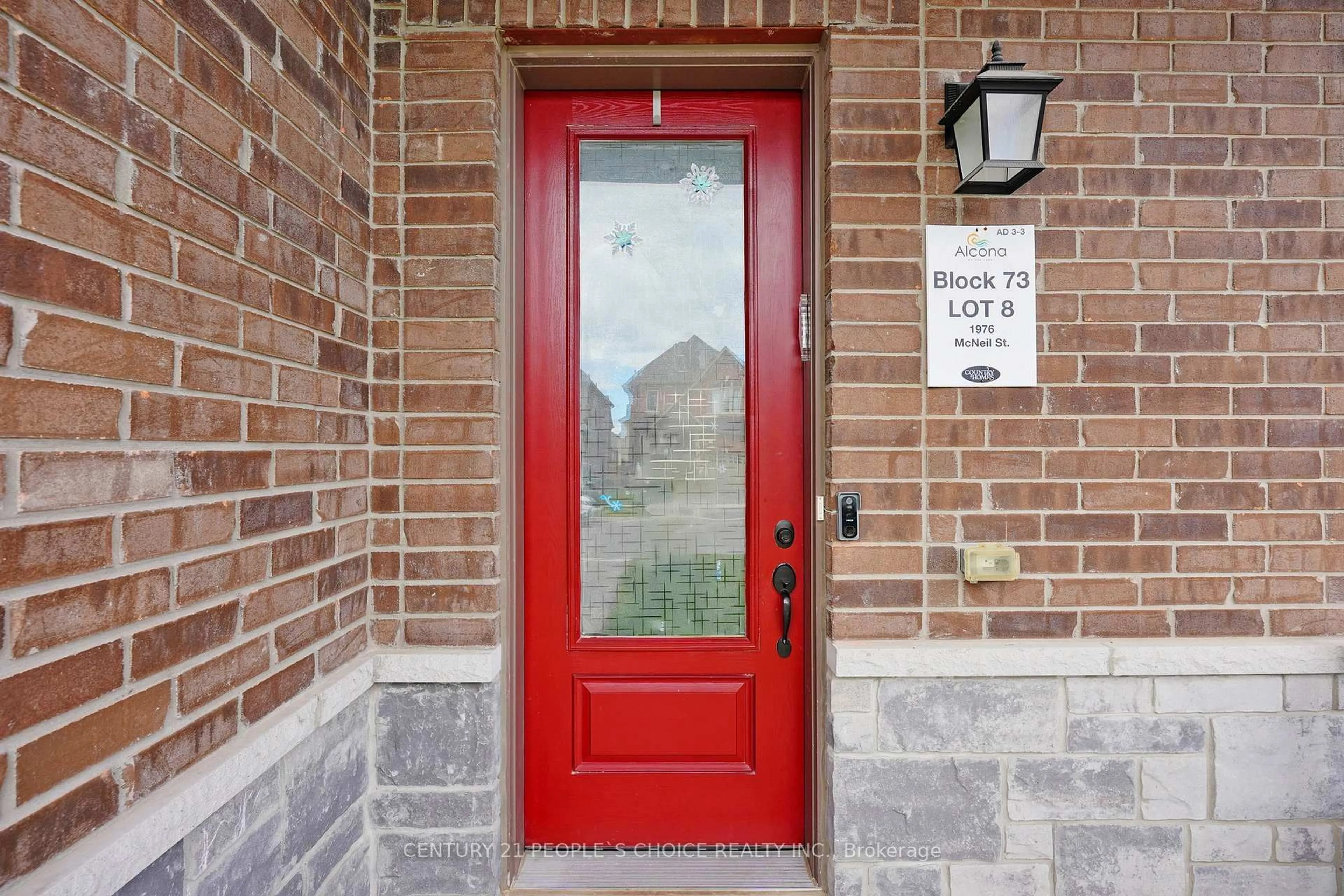 Indoor entryway for 1976 Mcneil St, Innisfil Ontario L9S 0N7