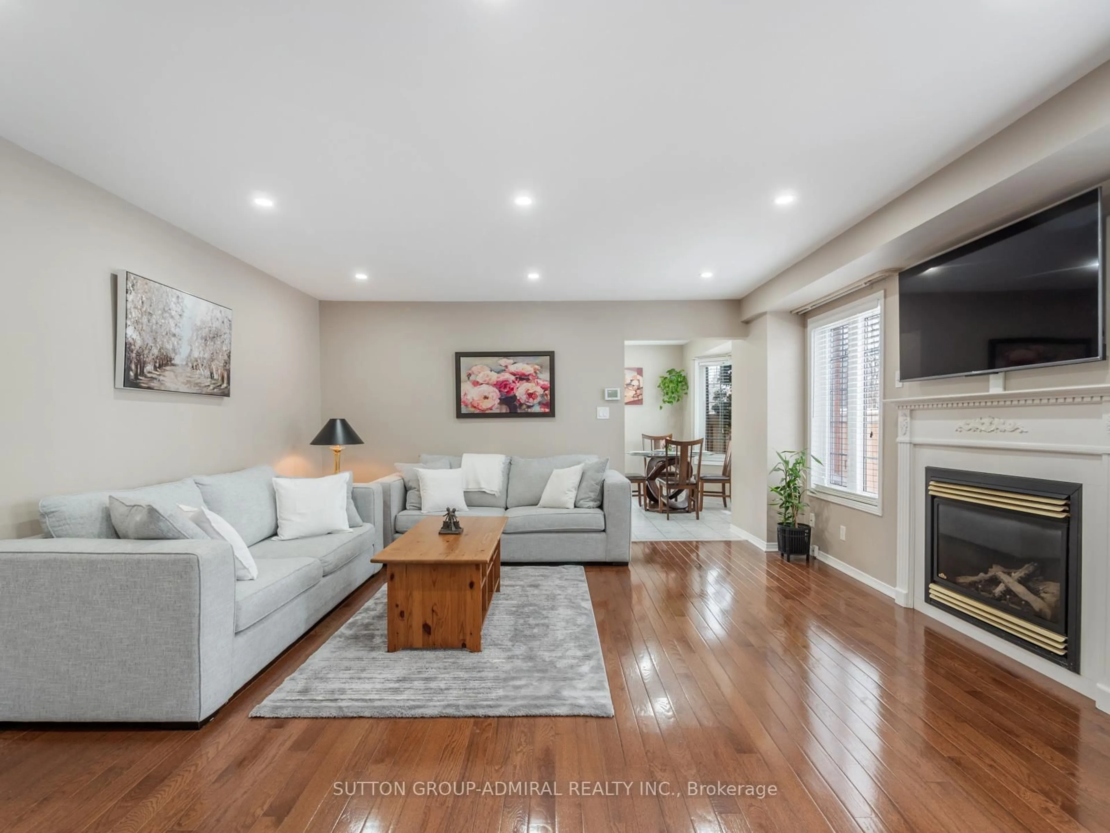 Living room with furniture, wood/laminate floor for 2 Marathon Ave, Vaughan Ontario L4K 5H1