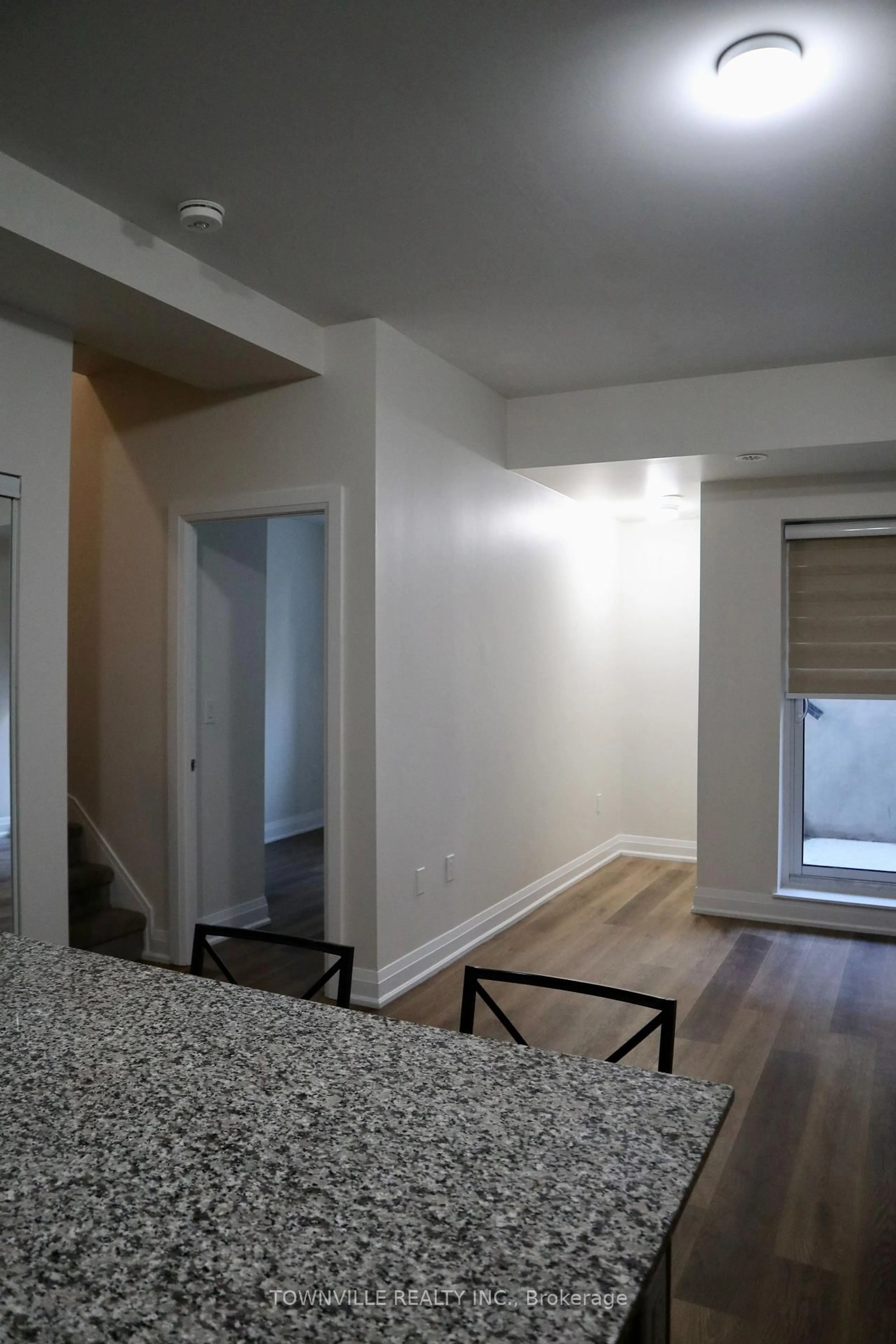 A pic of a room for 5279 Highway 7 Rd #B1002, Vaughan Ontario L4L 0J1