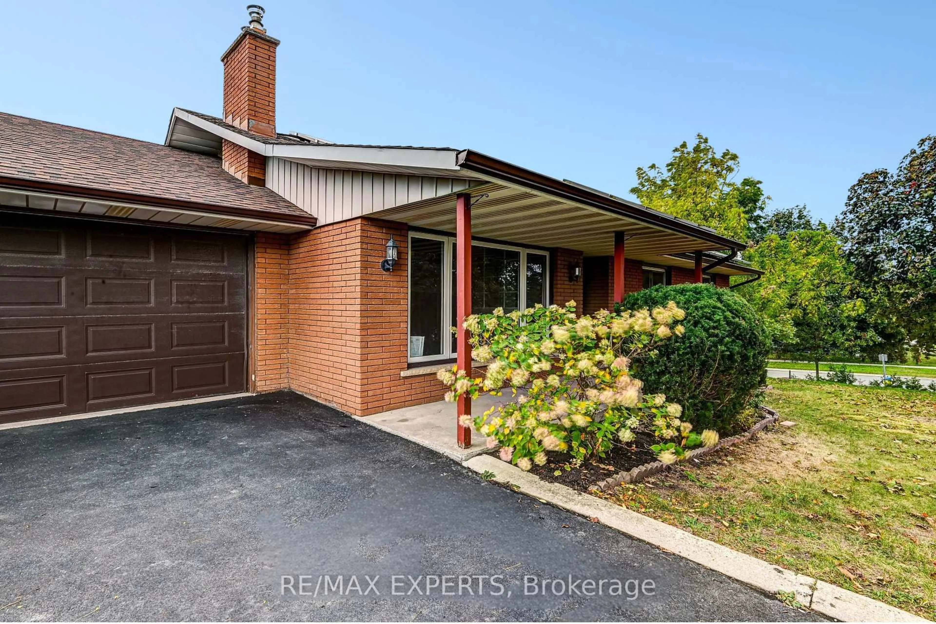 Home with brick exterior material, street for 5077 Boyne St, New Tecumseth Ontario L9R 1V2