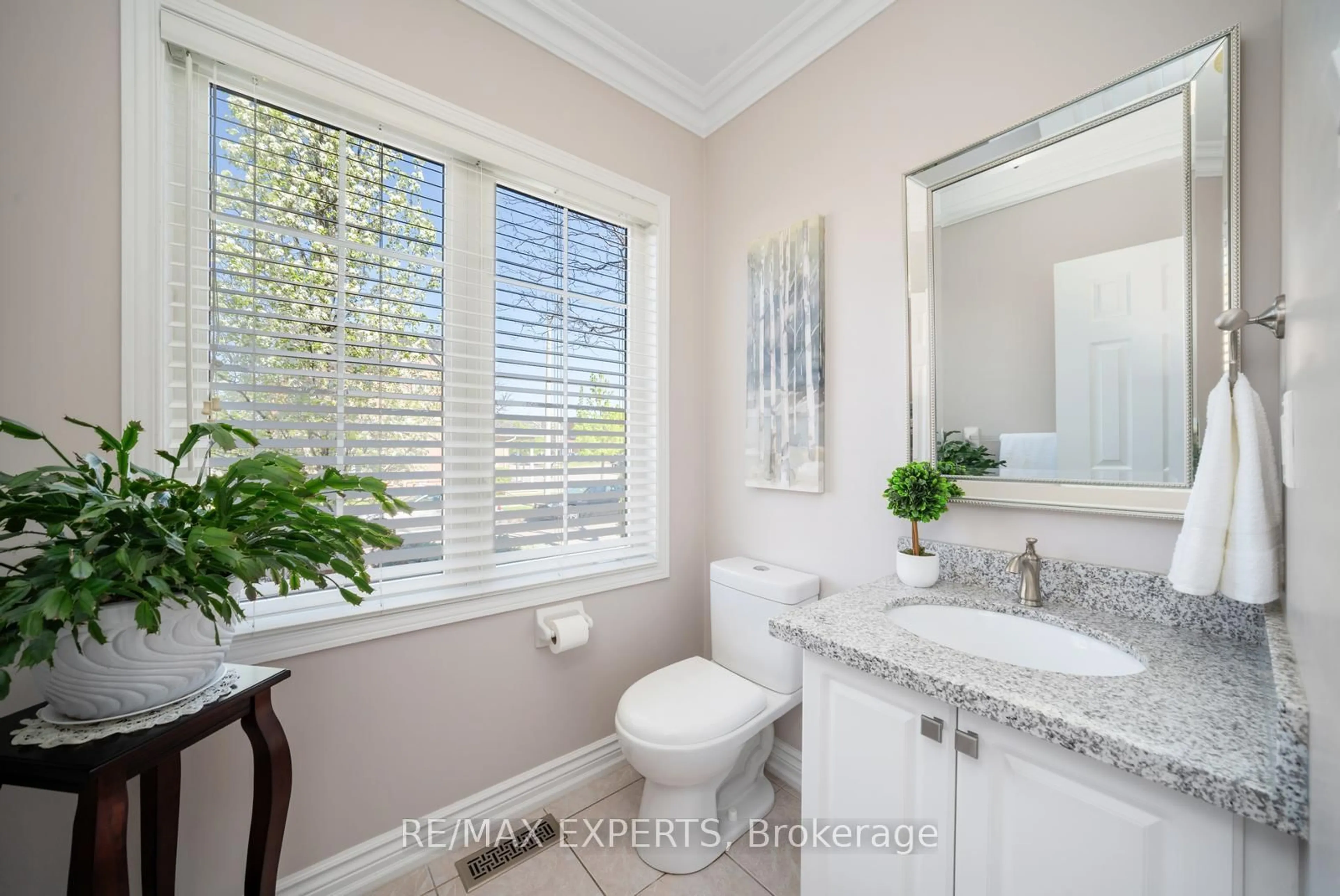Contemporary bathroom, ceramic/tile floor for 182 Alba Ave, Vaughan Ontario L4H 2B6