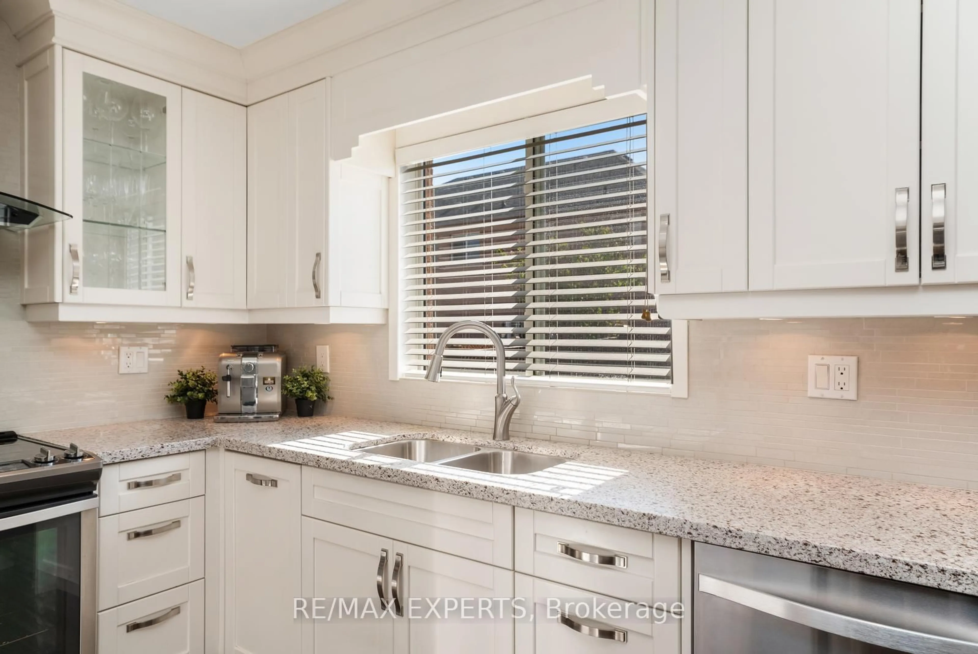 Unknown for 182 Alba Ave, Vaughan Ontario L4H 2B6