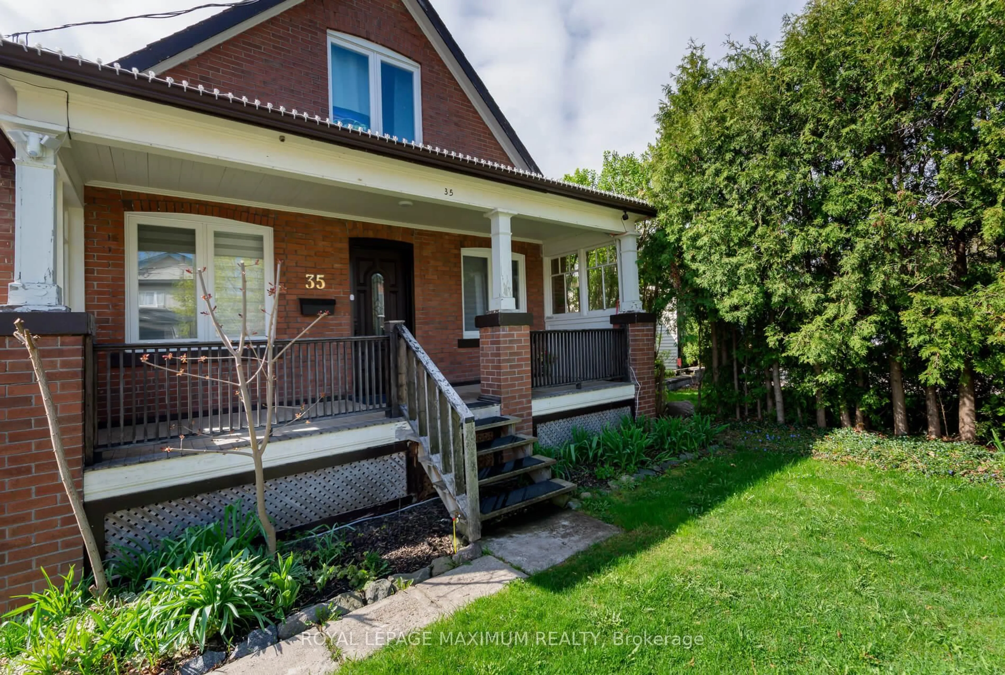 Home with brick exterior material, street for 35 Ellerby Sq, Vaughan Ontario L4L 1N2