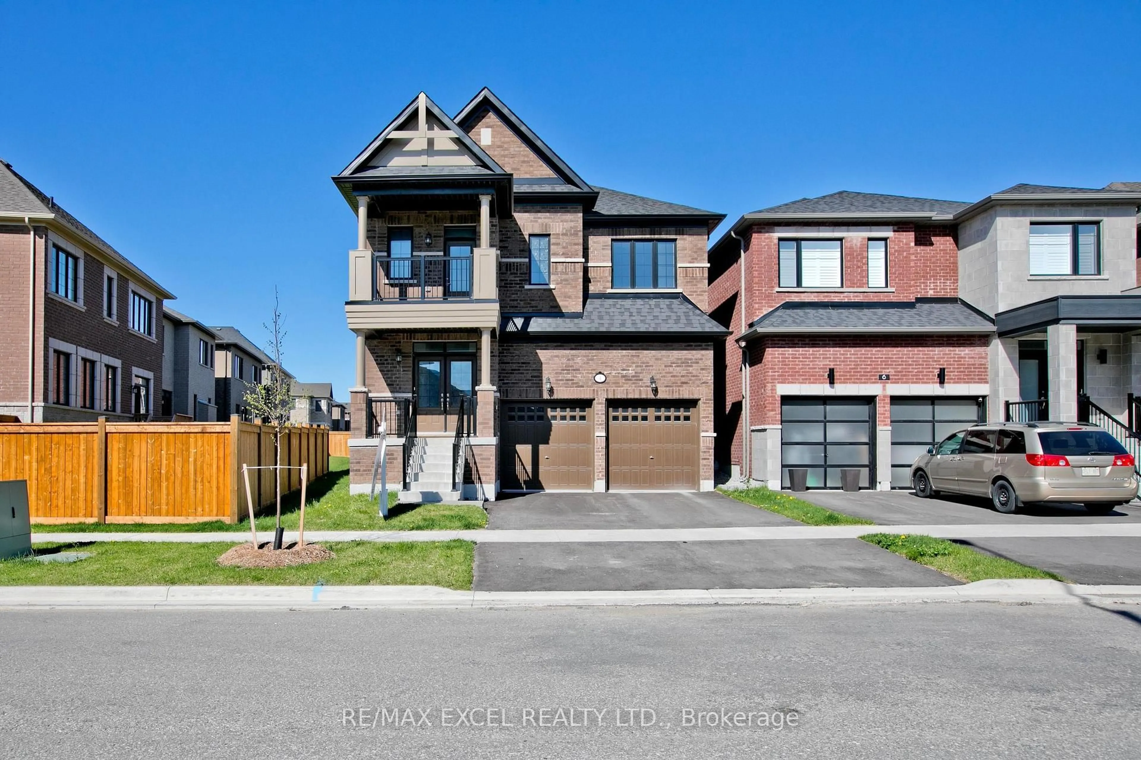 Home with brick exterior material, street for 4 Yarl Dr, Markham Ontario L3S 0G3