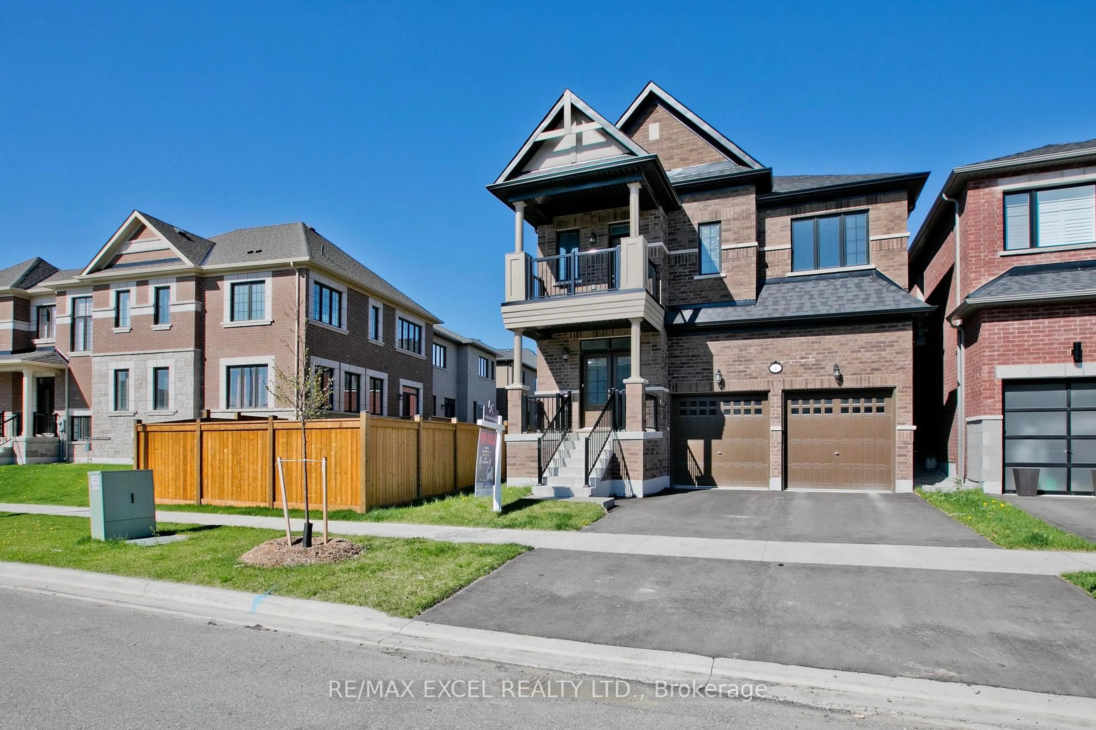 Home with brick exterior material, street for 4 Yarl Dr, Markham Ontario L3S 0G3