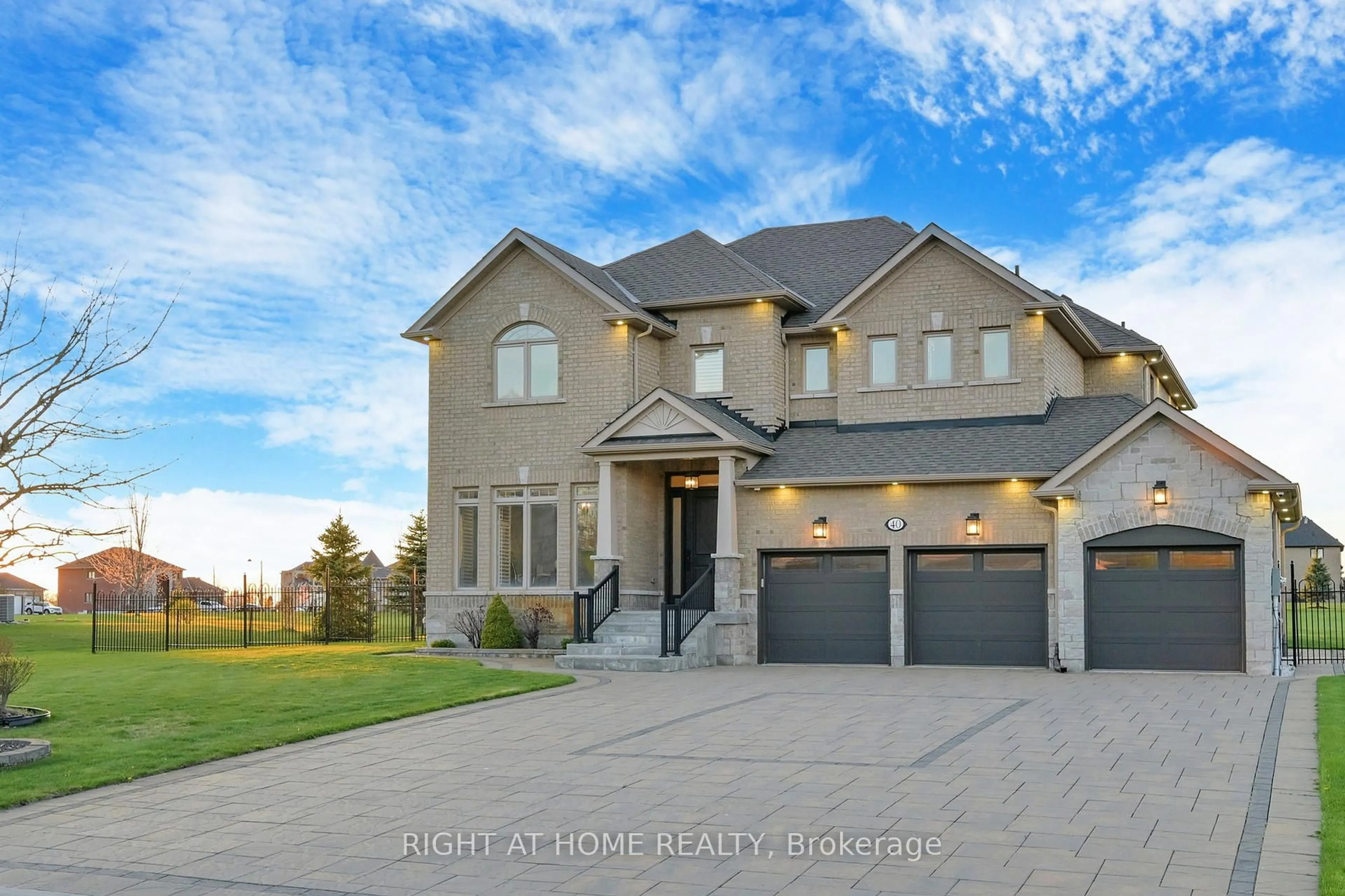 Home with brick exterior material, street for 40 Stonesthrow Cres, Uxbridge Ontario L0C 1A0
