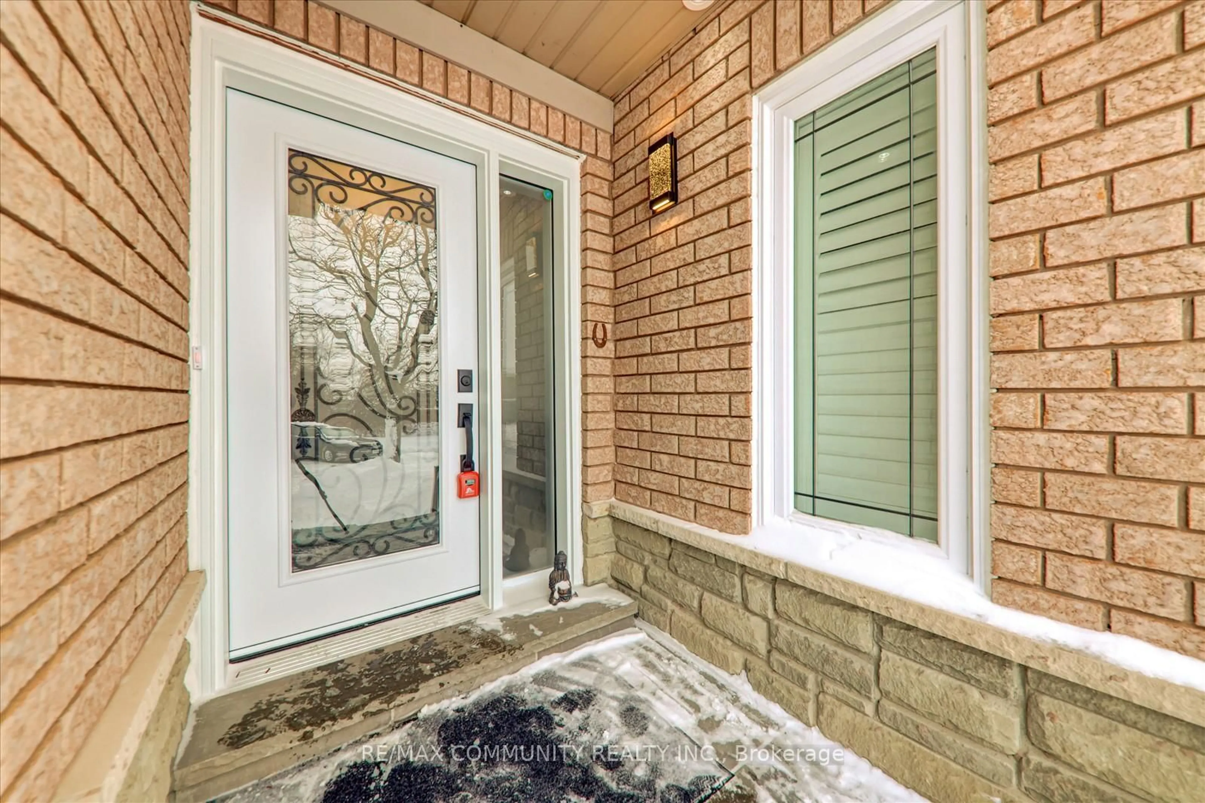 Indoor entryway for 5 Sandcherry Ave, Markham Ontario L3S 4B3