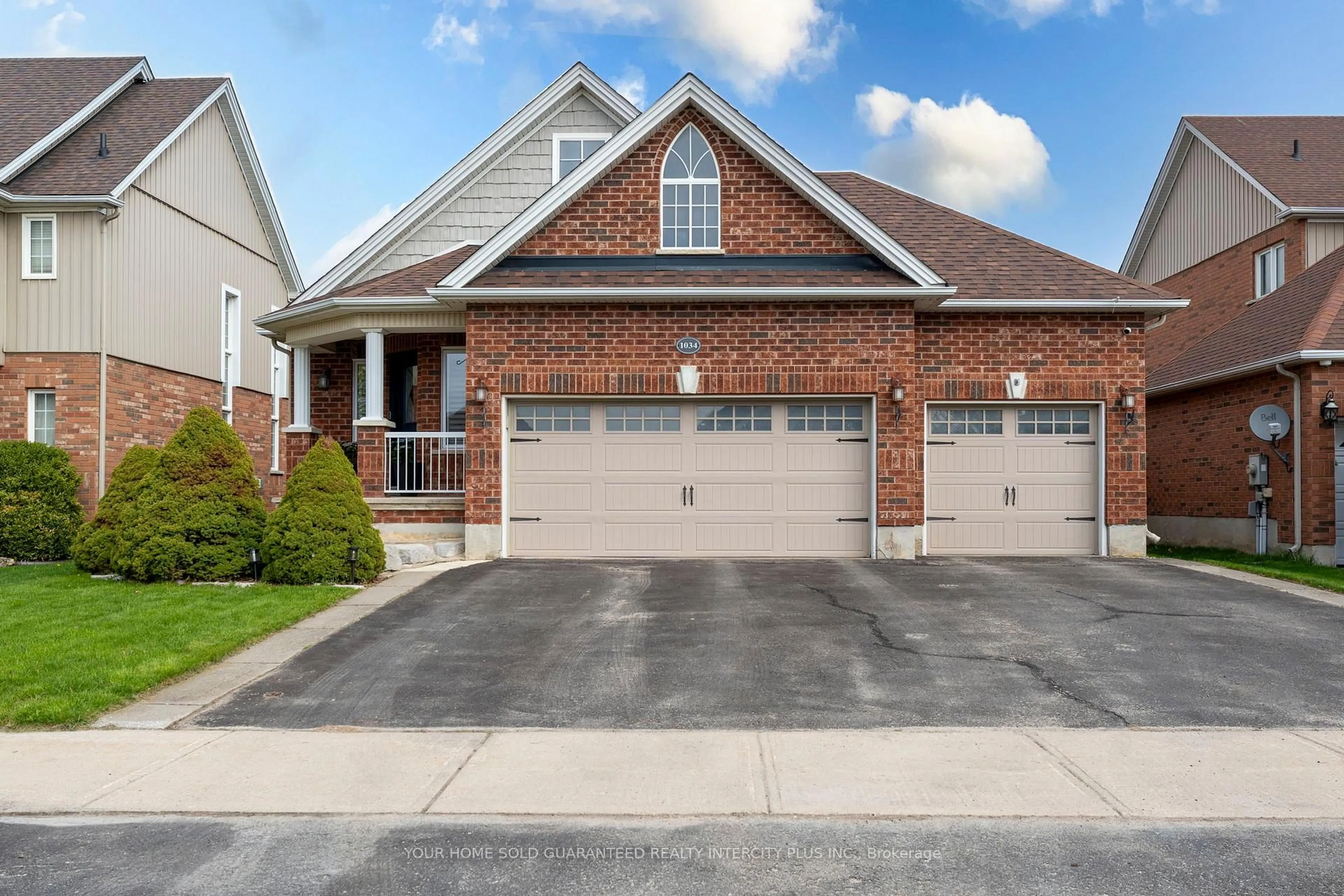 Home with brick exterior material, street for 1034 Booth Ave, Innisfil Ontario L9S 4X2