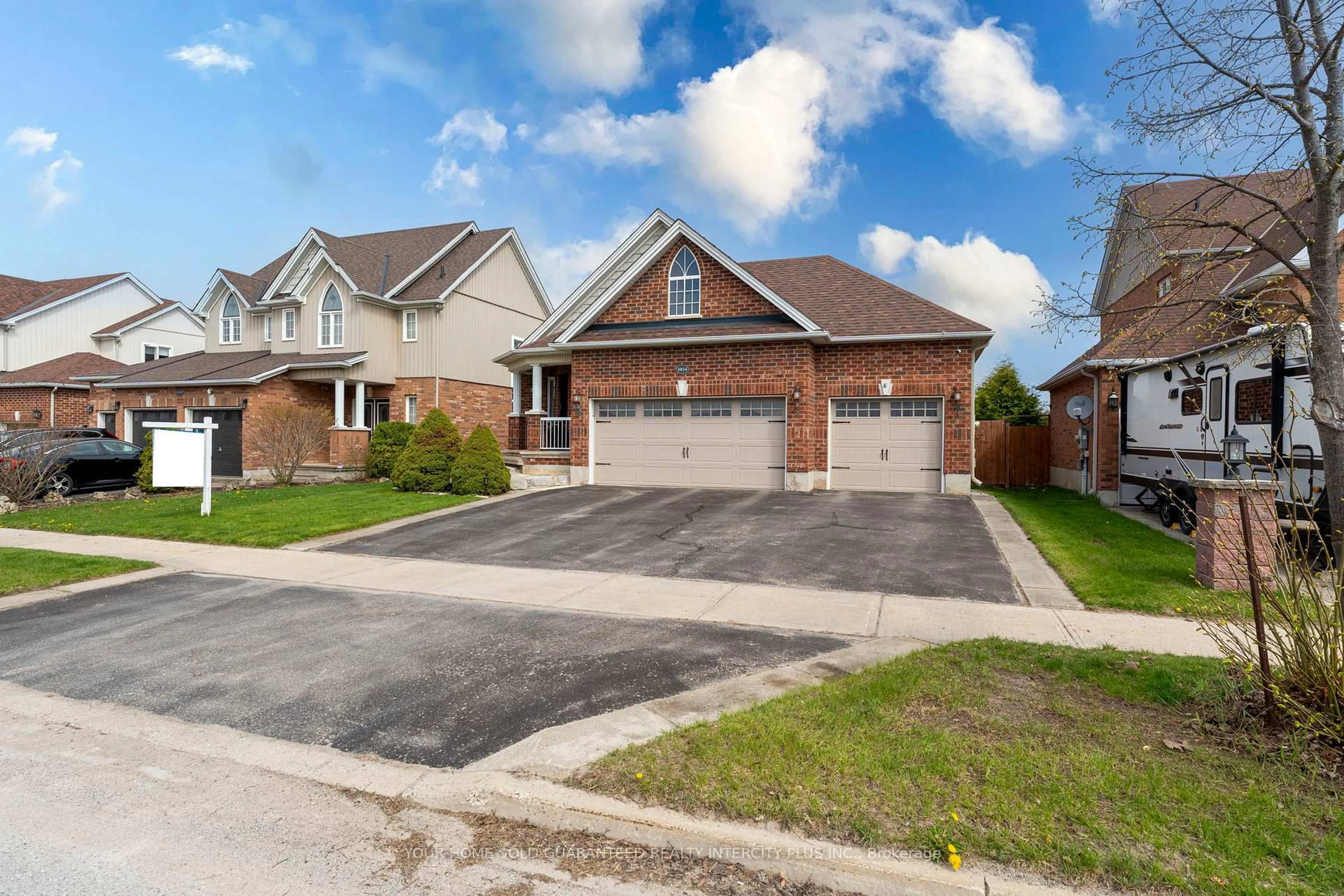 Home with brick exterior material, street for 1034 Booth Ave, Innisfil Ontario L9S 4X2