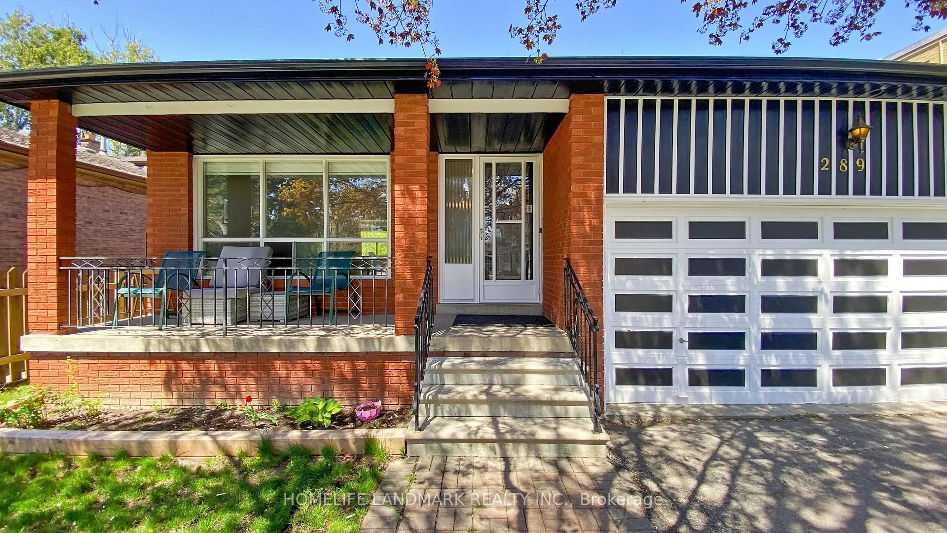 Home with brick exterior material, street for 289 Richmond St, Richmond Hill Ontario L4C 3Z2