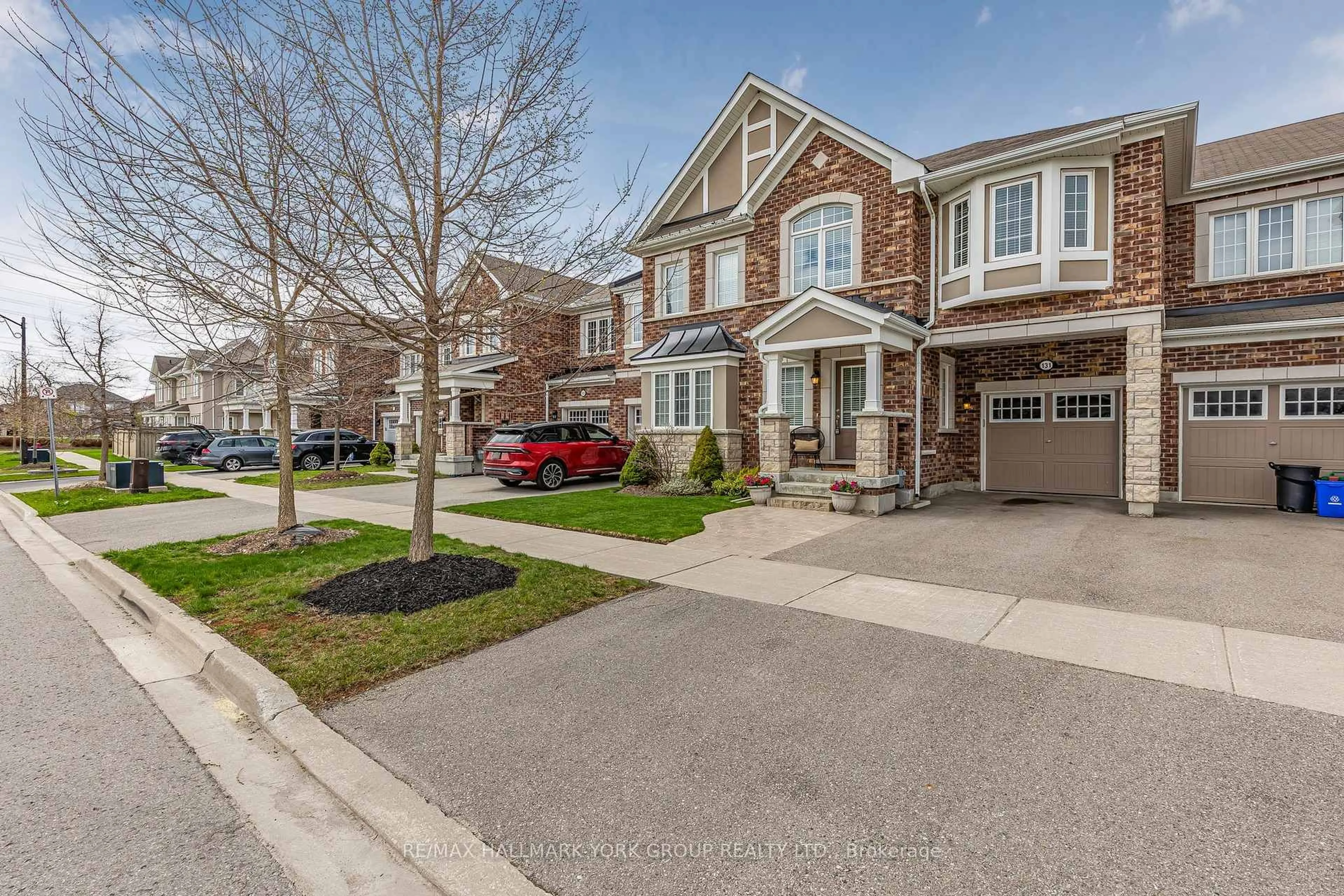 Home with brick exterior material, street for 131 Hutt Cres, Aurora Ontario L4G 0T3