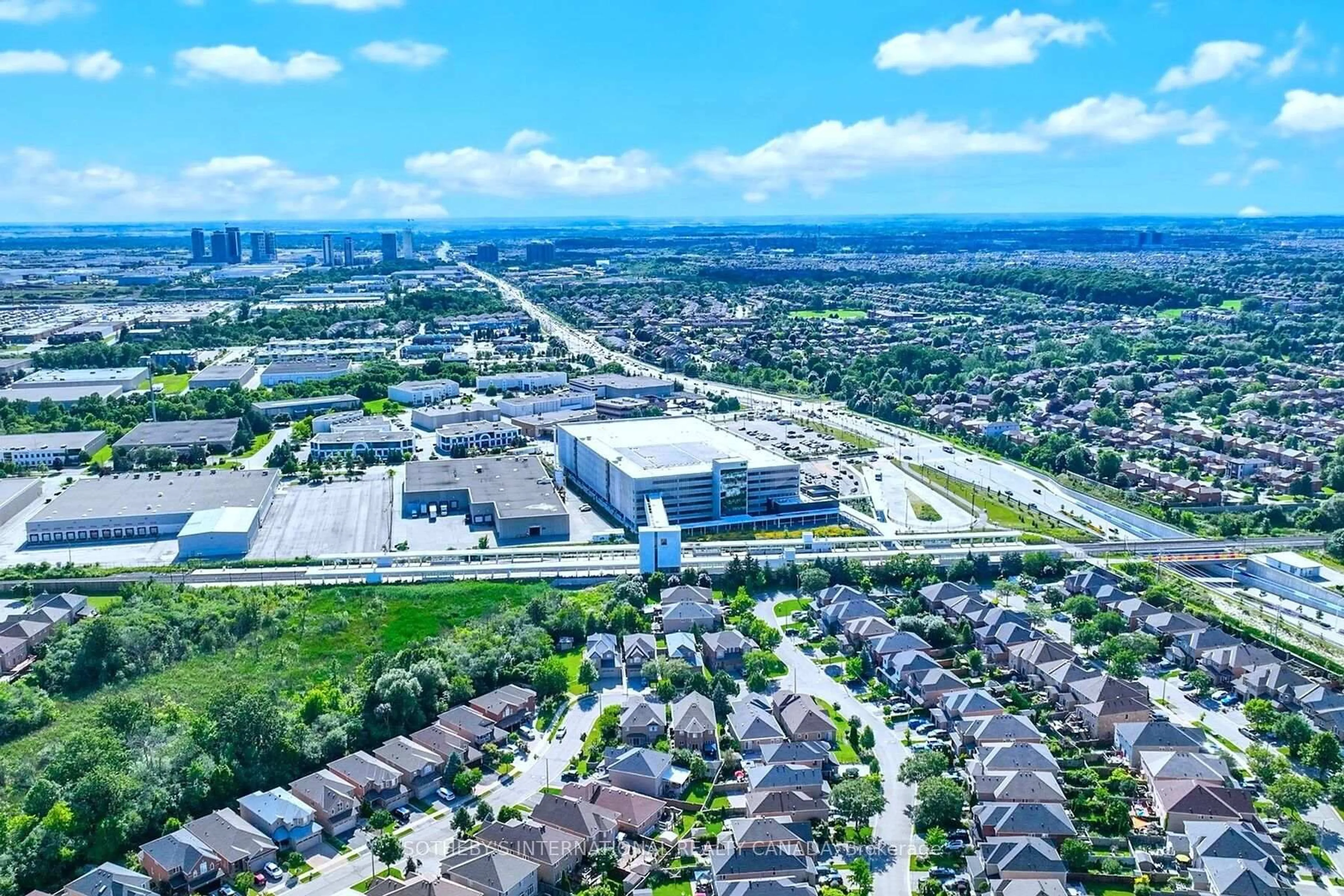 A pic from outside/outdoor area/front of a property/back of a property/a pic from drone, street for 46 Forecastle Rd, Vaughan Ontario L4K 5J1