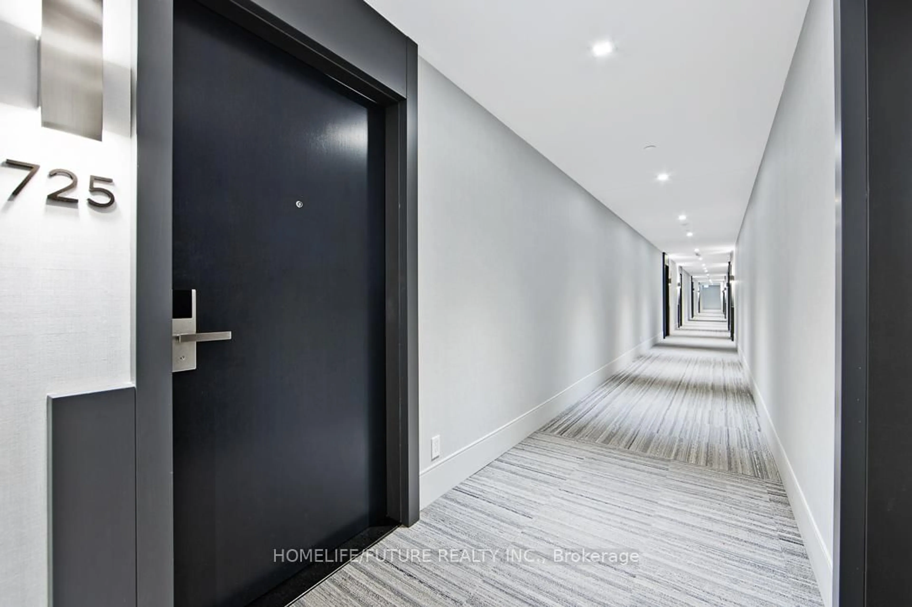 Indoor foyer for 38 Water Walk Dr #725, Markham Ontario L3R 6M8