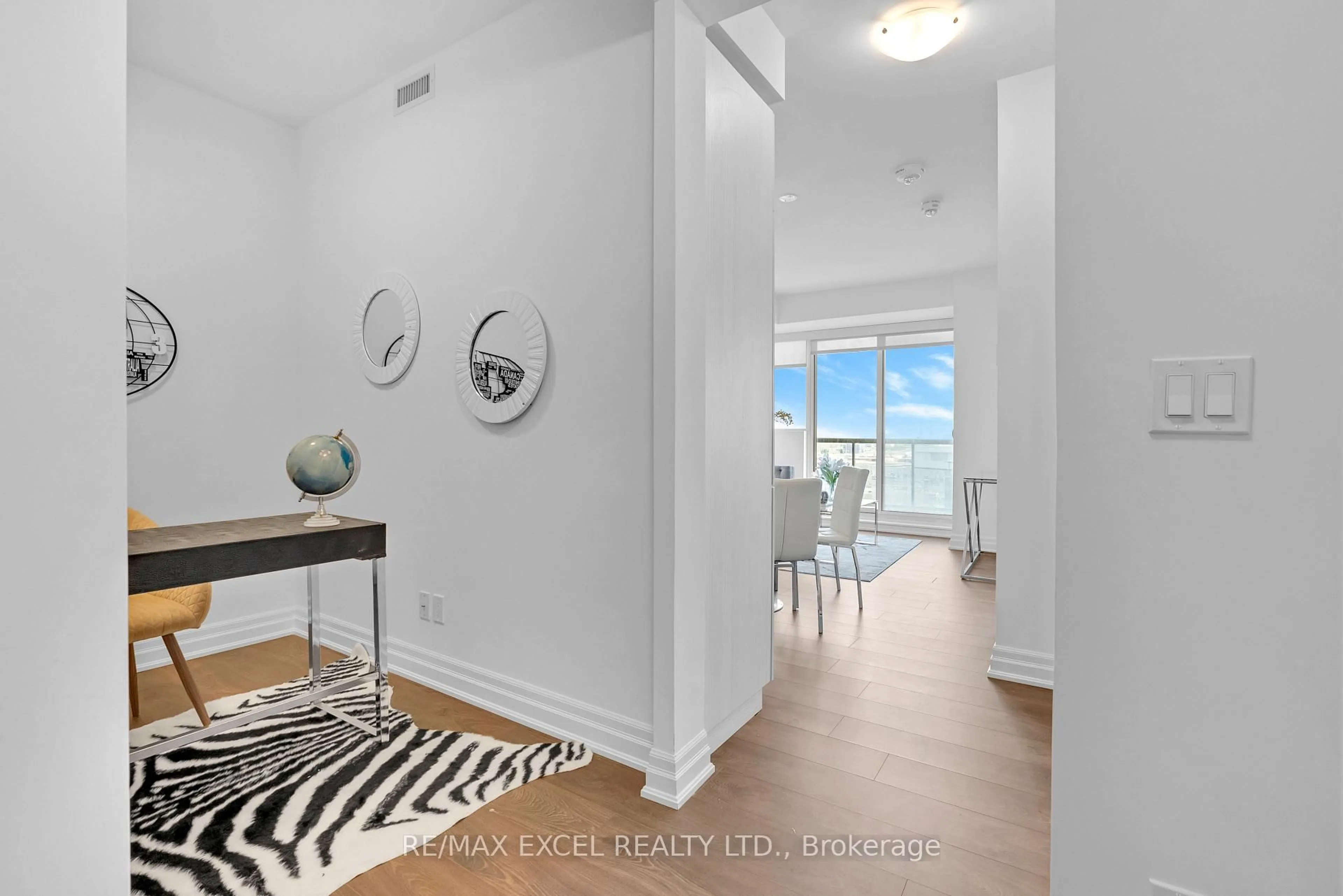 Indoor entryway for 10 Rouge Valley Dr #1411, Markham Ontario L6G 0G9