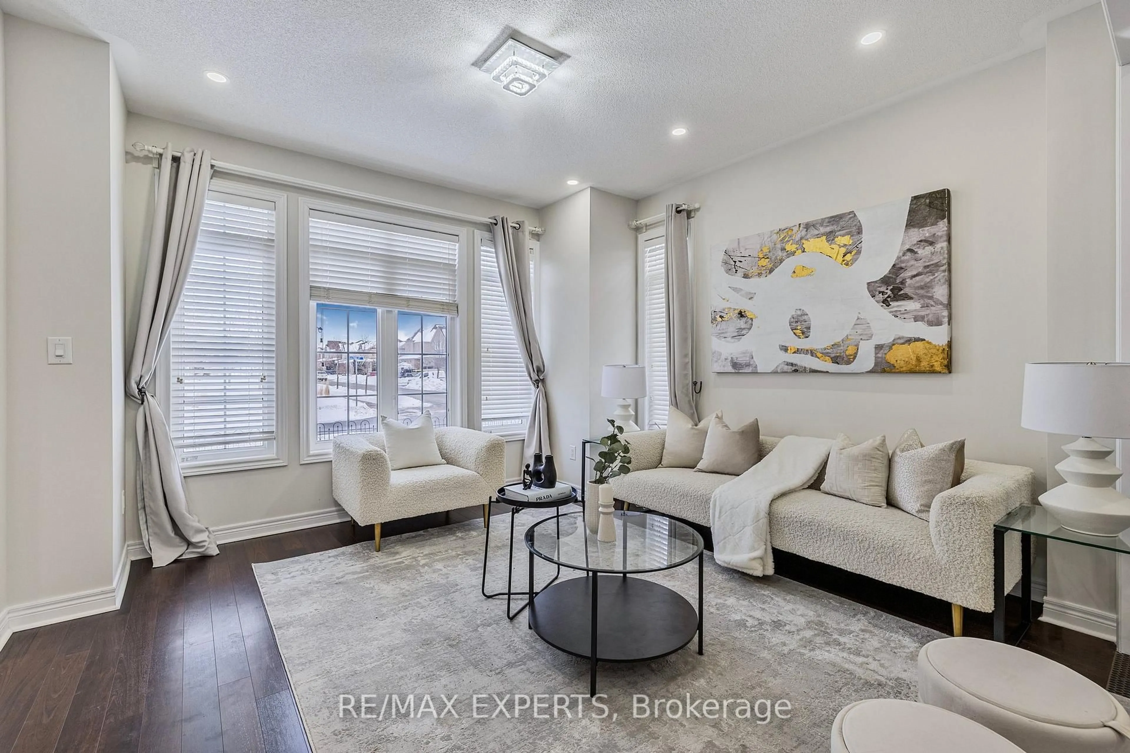 Living room with furniture, unknown for 24 Faris St, Bradford West Gwillimbury Ontario L3Z 0B4