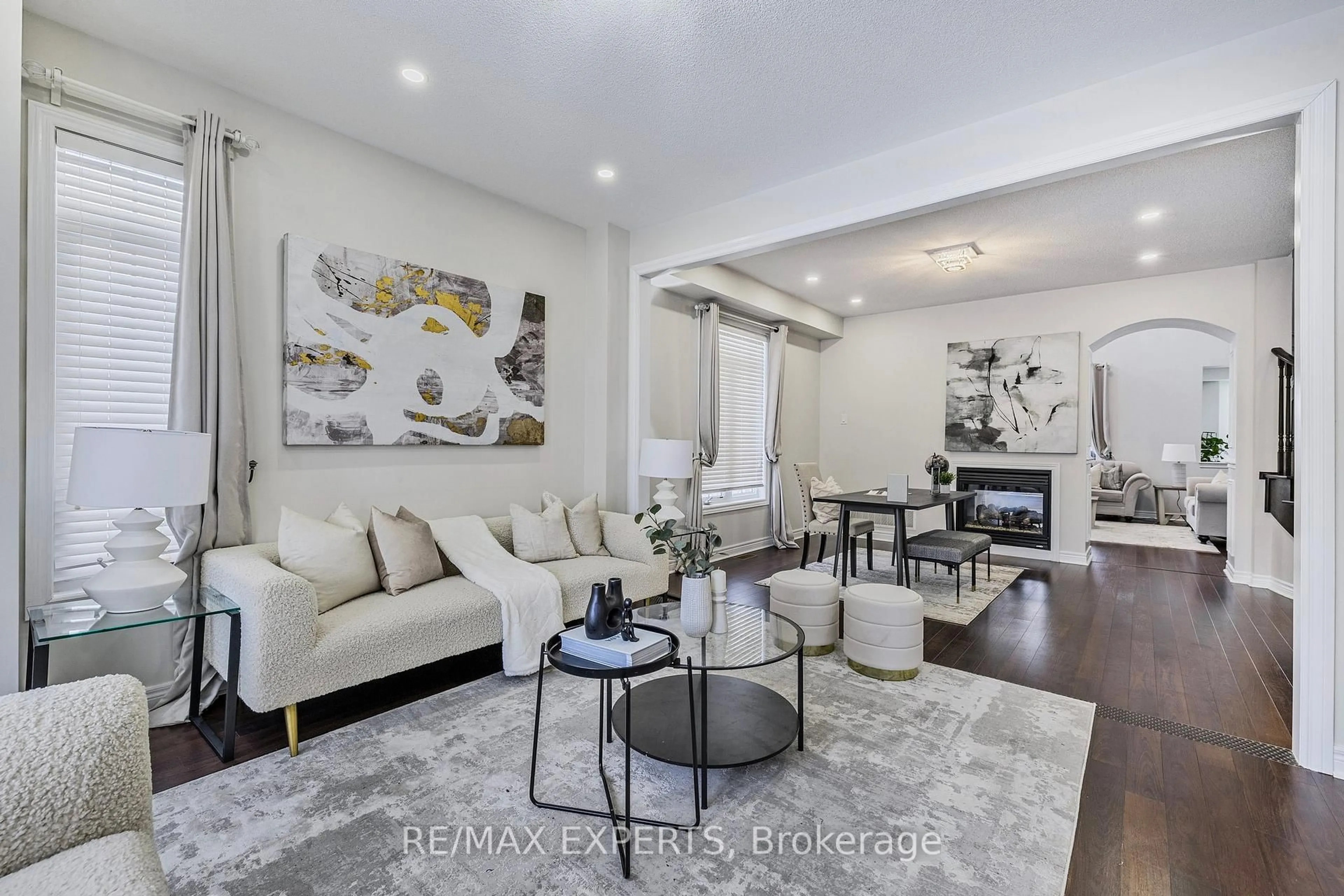 Living room with furniture, unknown for 24 Faris St, Bradford West Gwillimbury Ontario L3Z 0B4