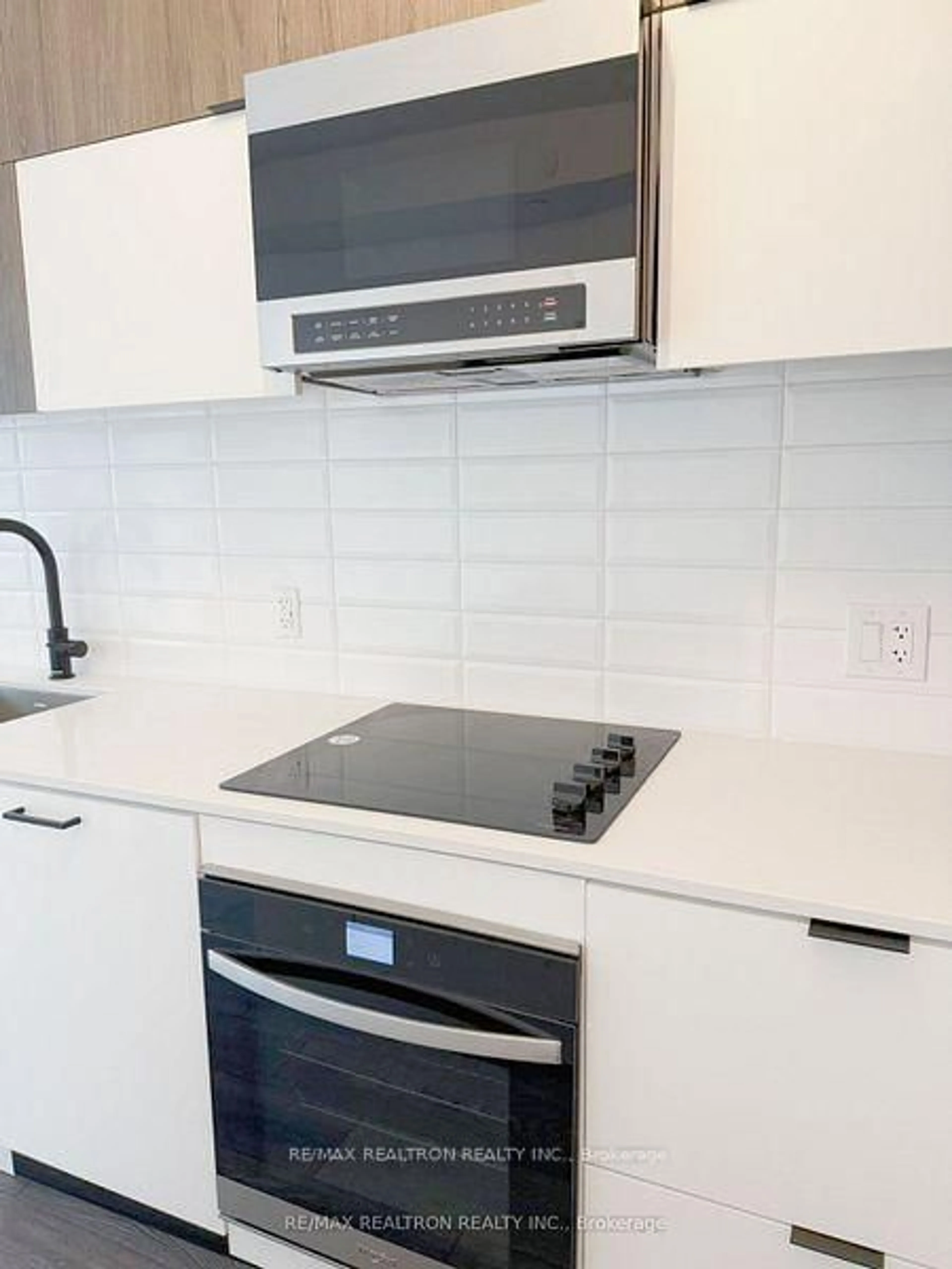 Standard kitchen, ceramic/tile floor for 8888 Yonge St #208, Richmond Hill Ontario L4C 6Z1