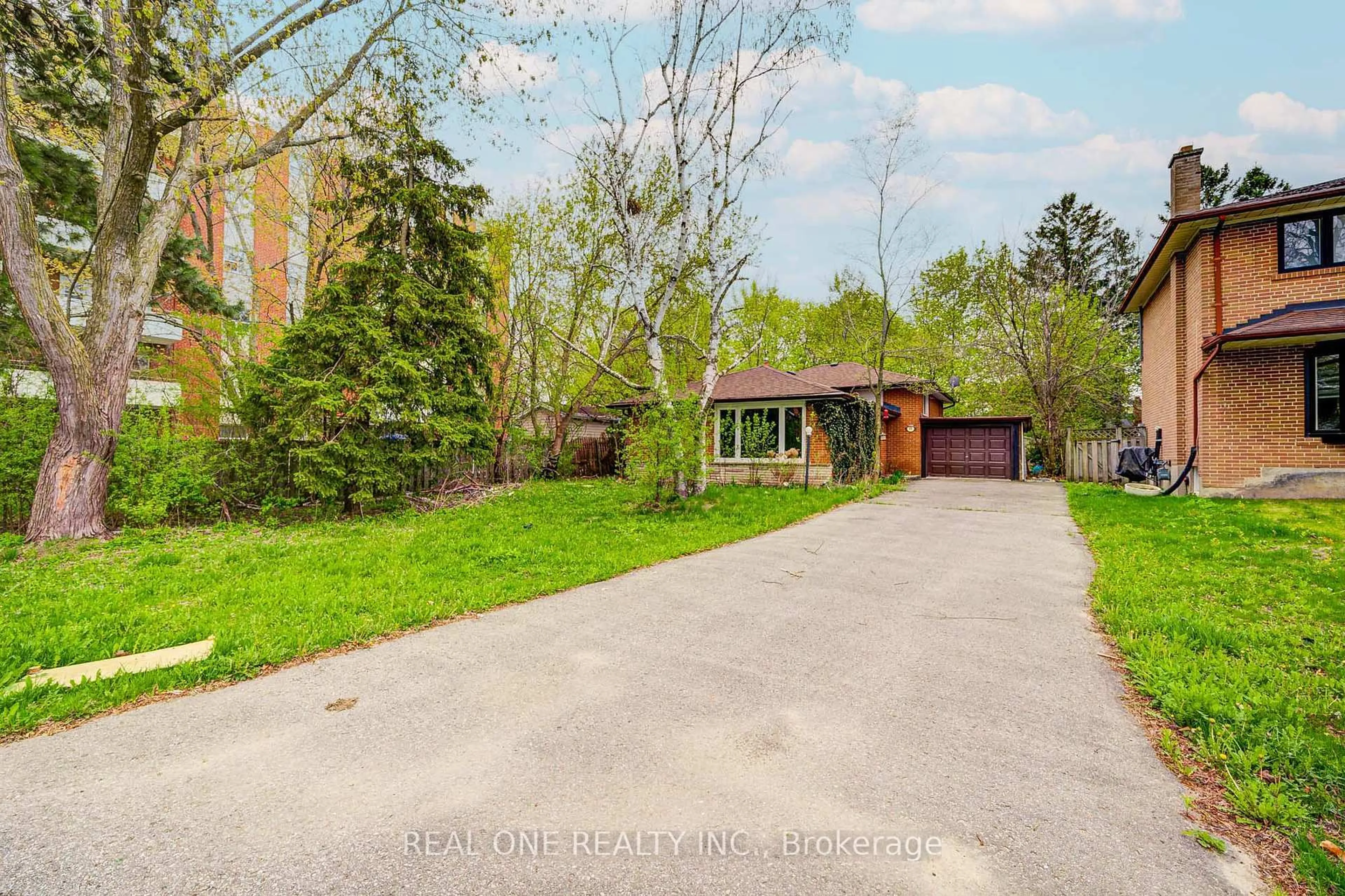 Unknown for 68 Laverock Ave, Richmond Hill Ontario L4C 4J4
