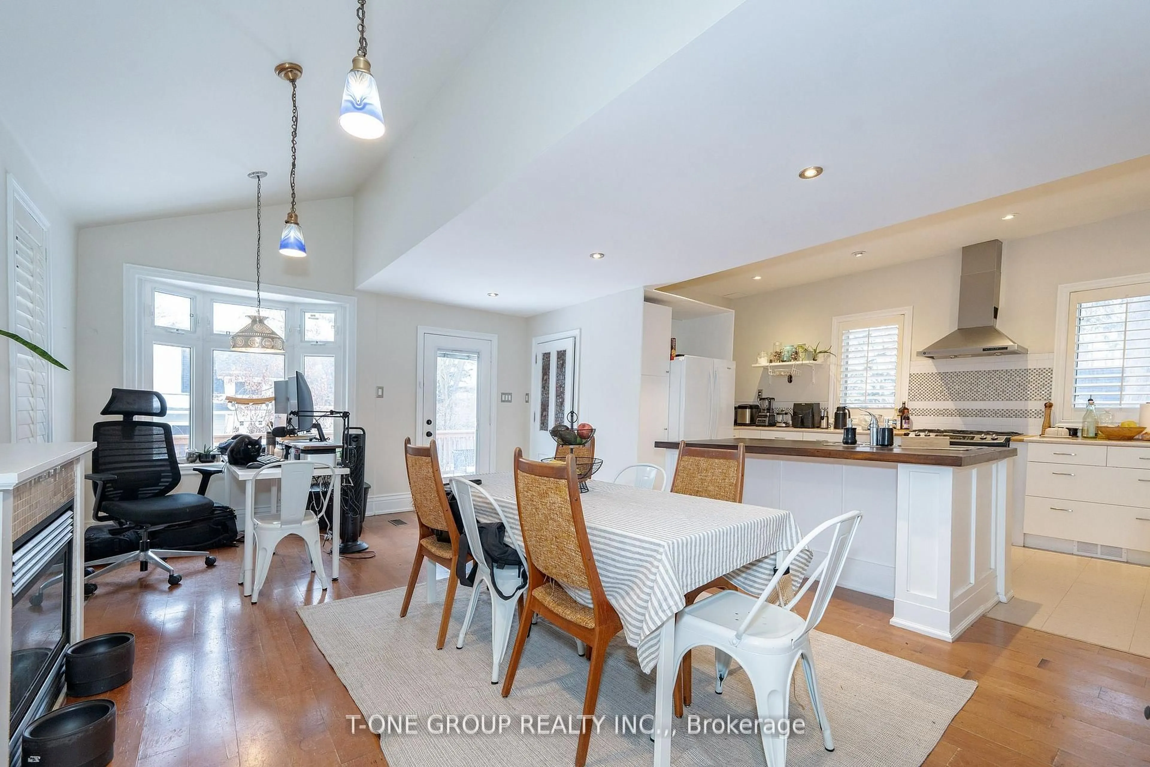 Dining room, unknown for 579 Pearson St, Newmarket Ontario L3Y 1G2