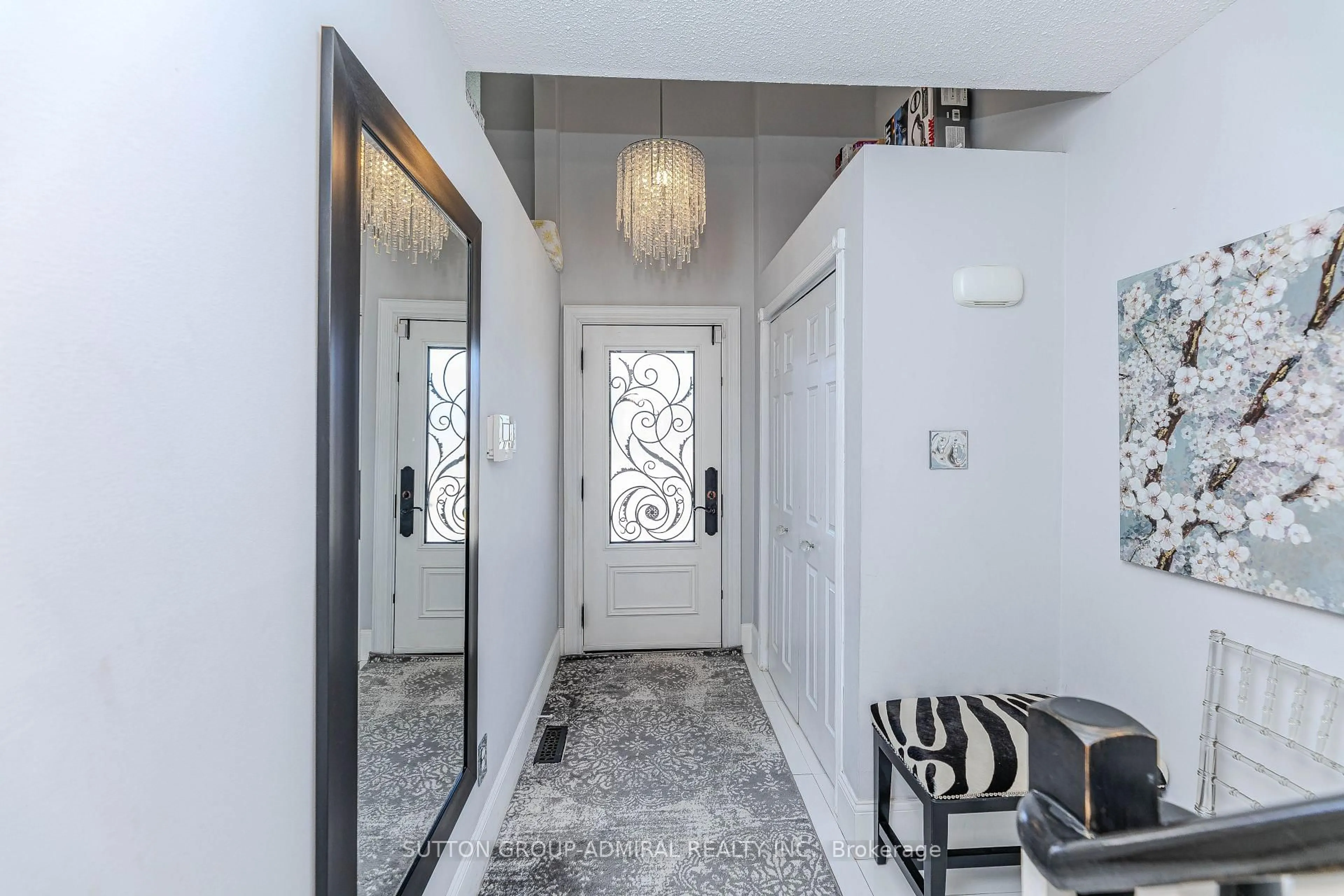 Indoor entryway for 199 Kelso Cres, Vaughan Ontario L6A 2C9