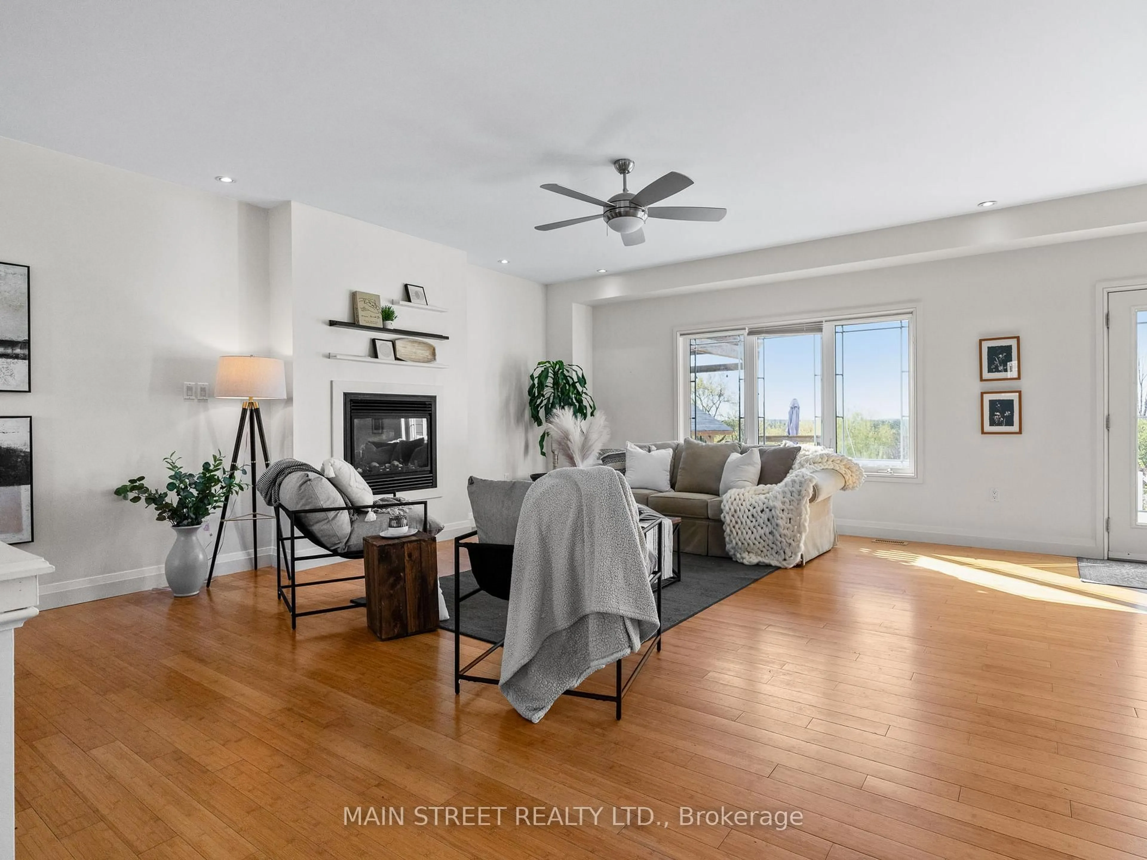 Living room with furniture, unknown for 27 Bagshaw Cres, Uxbridge Ontario L9P 0A9
