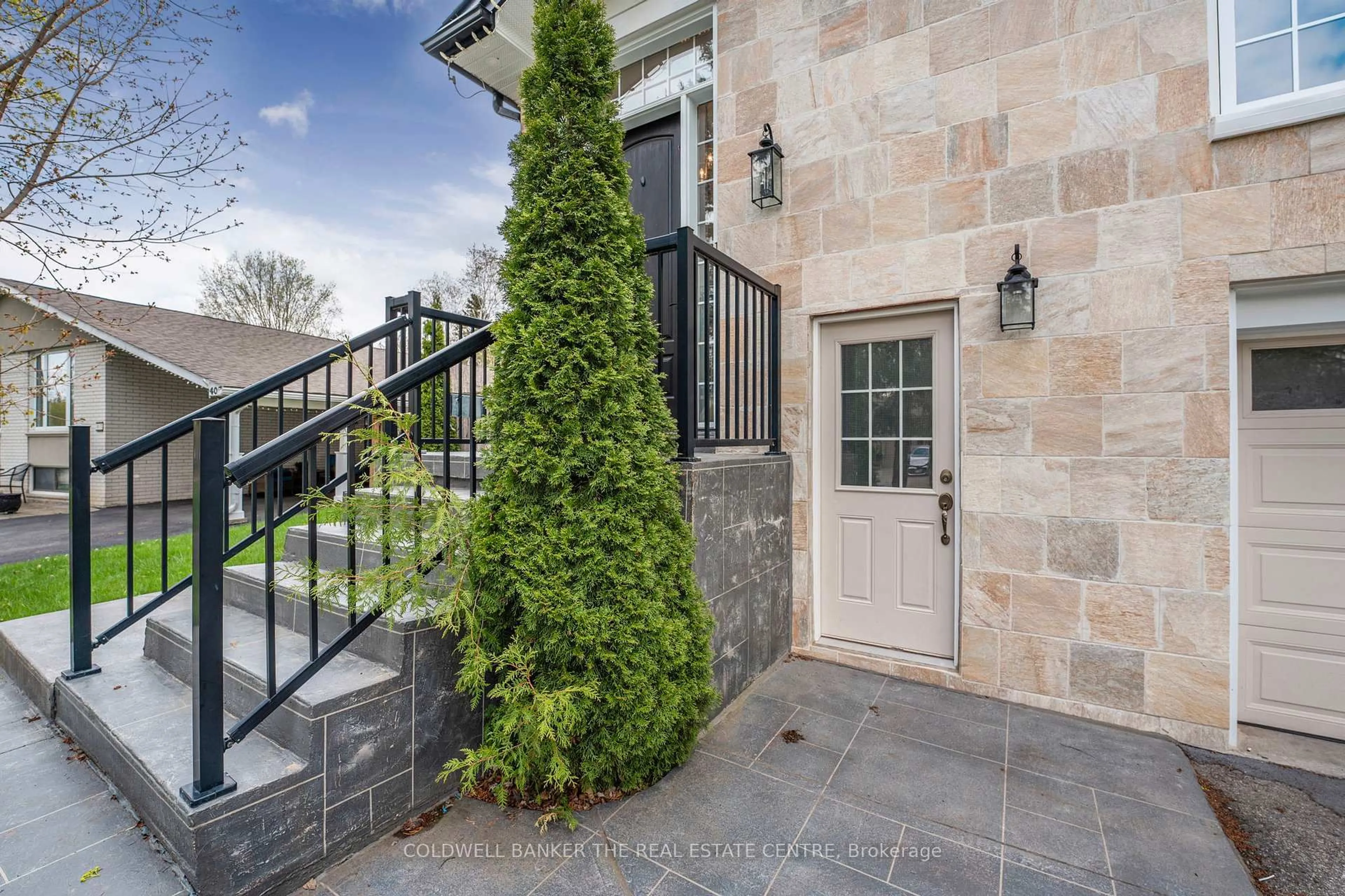 Unknown for 409 Roywood Cres, Newmarket Ontario L3Y 1A9