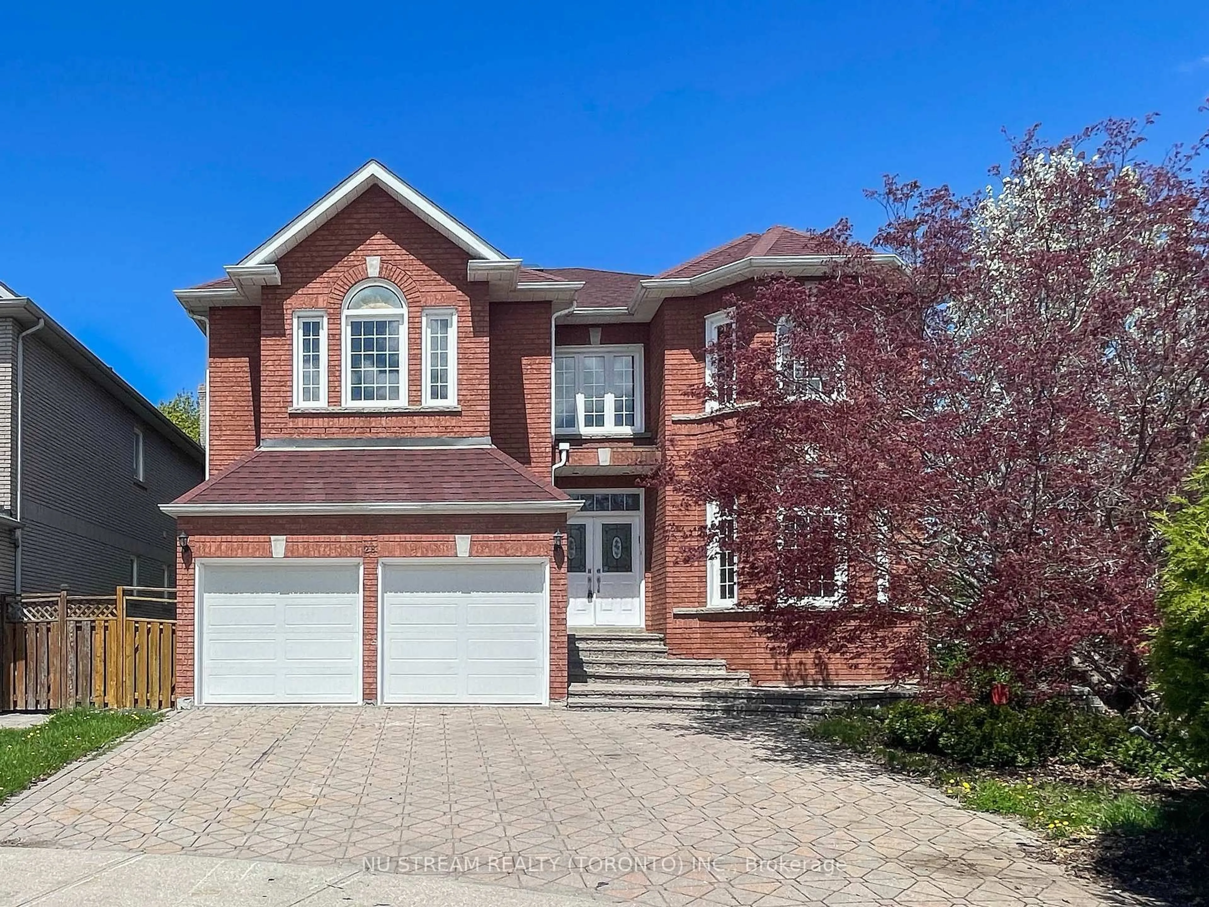 Home with brick exterior material, street for 28 Sheila Cres, Richmond Hill Ontario L4B 3A1