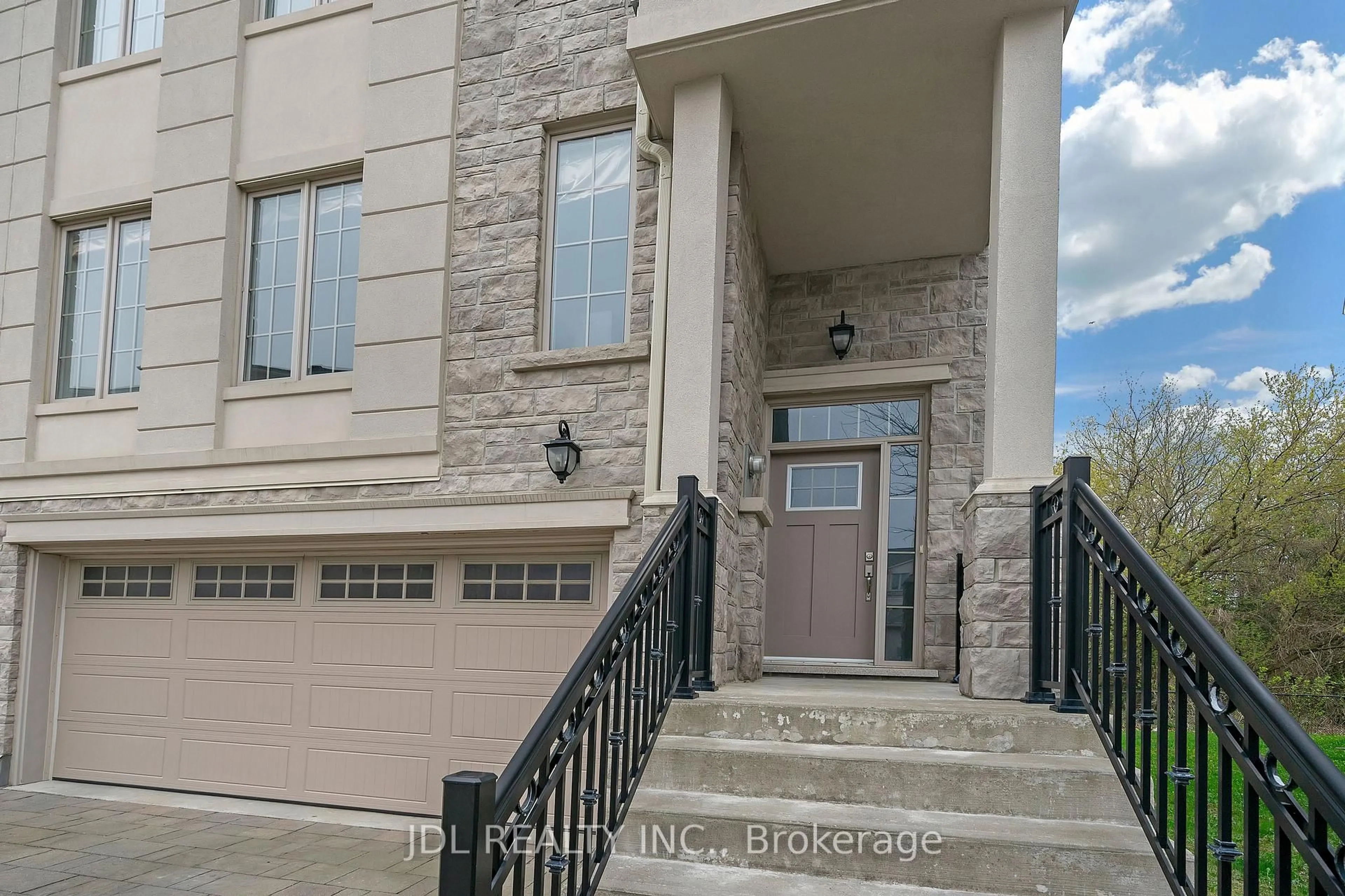 Unknown for 28 Plowman Lane, Richmond Hill Ontario L4S 0G4