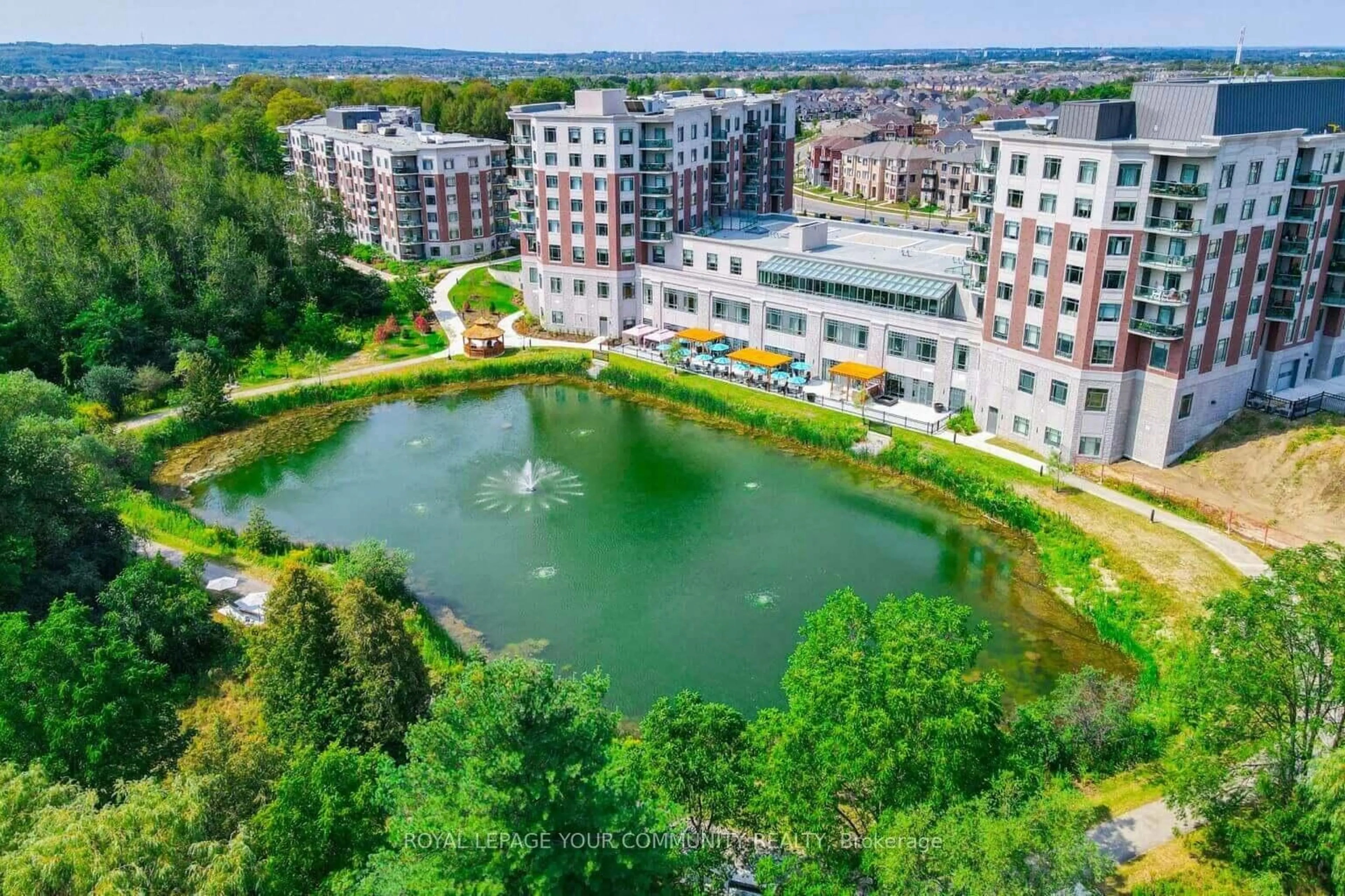 A pic from outside/outdoor area/front of a property/back of a property/a pic from drone, water/lake/river/ocean view for 400 William Graham Dr #301, Aurora Ontario L4G 1L7