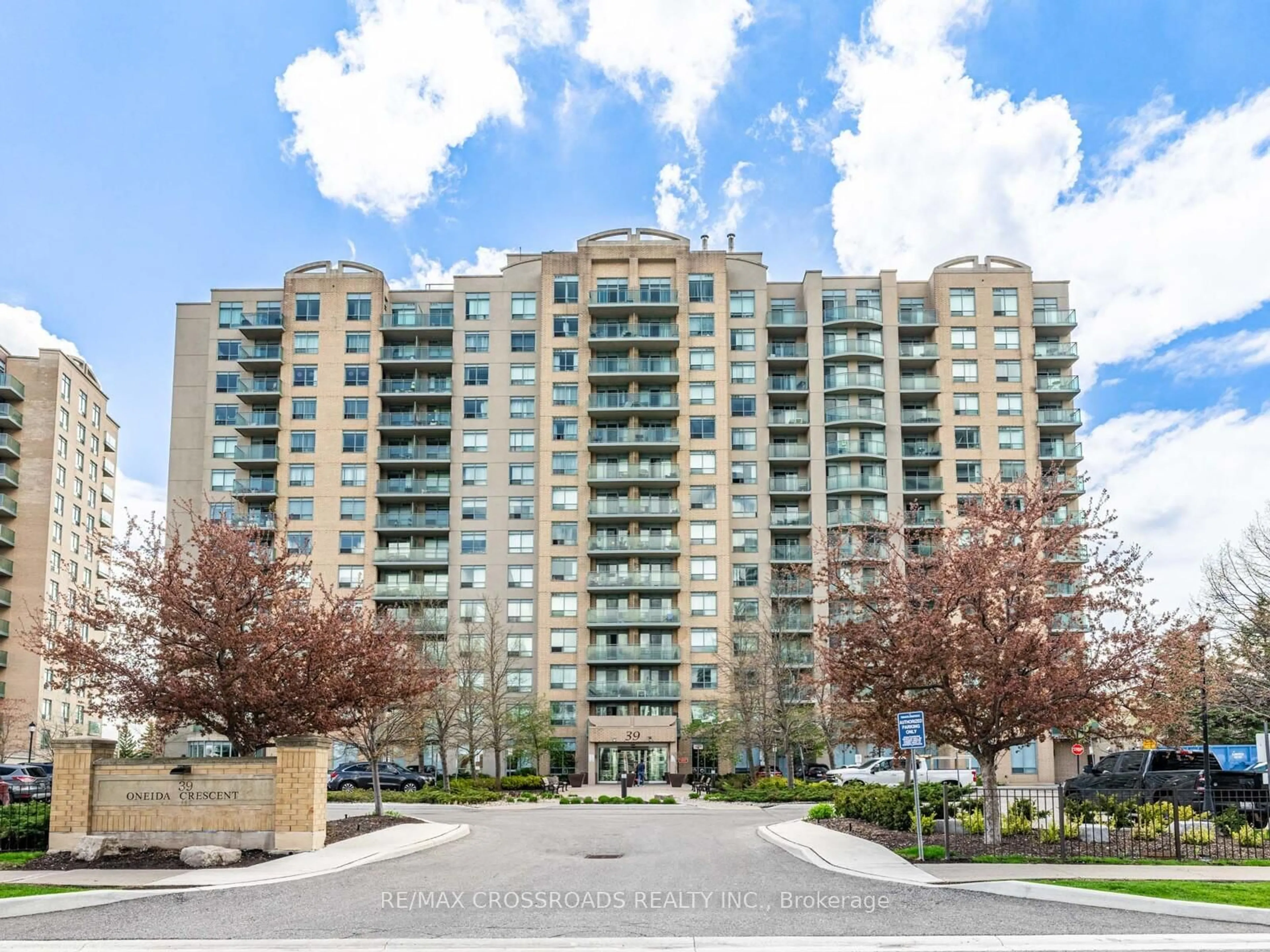 Unknown for 39 Oneida Cres #605, Richmond Hill Ontario L4B 4T9
