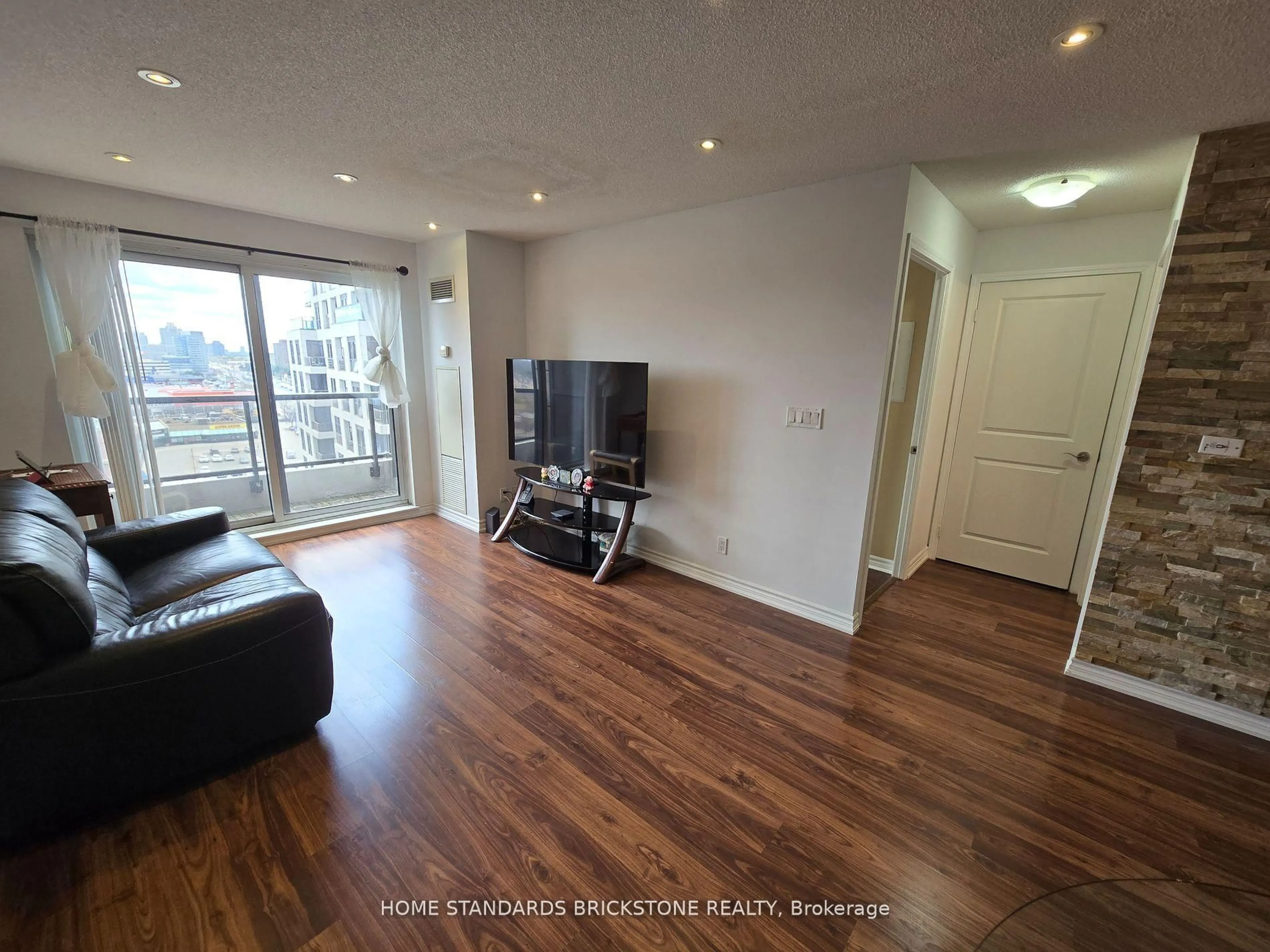A pic of a room for 18 Harding Blvd #1012, Richmond Hill Ontario L4C 0T3
