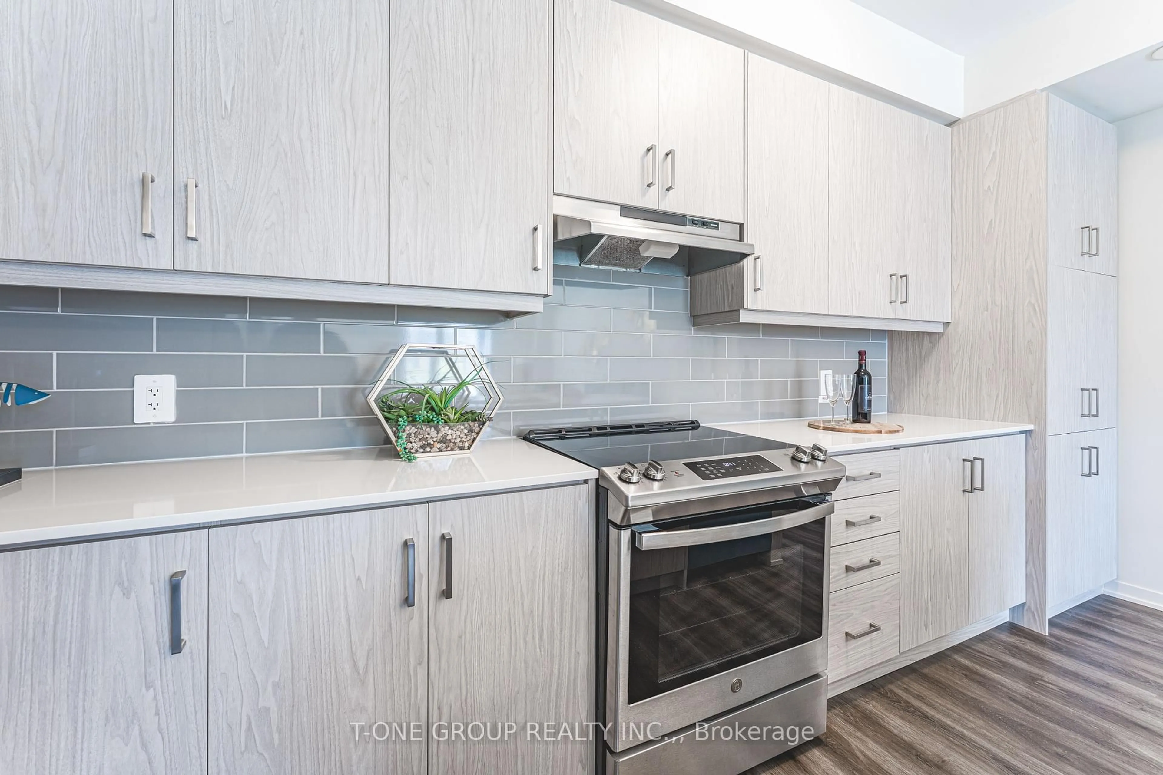 Open concept kitchen, unknown for 30 Almond Blossom Mews #111, Vaughan Ontario L4K 0N6