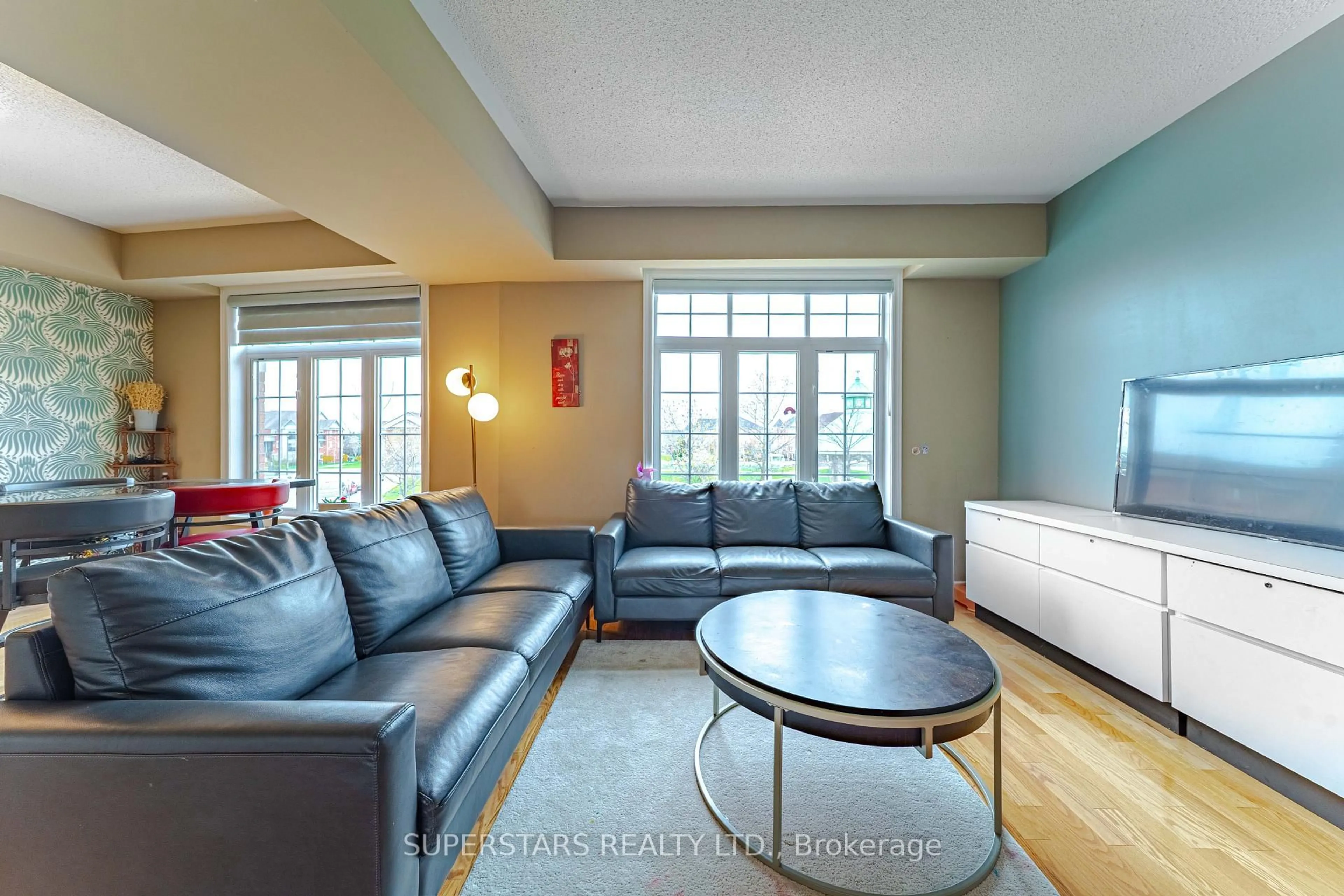 Living room with furniture, unknown for 30 Greensborough Village Circ, Markham Ontario L6E 1Z1