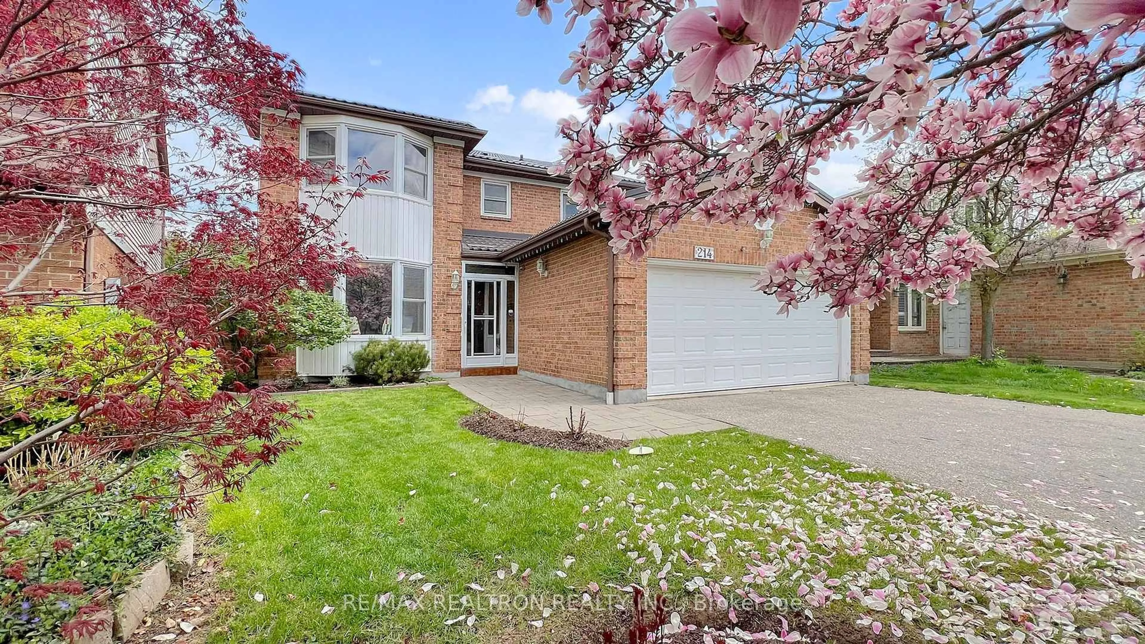 Home with brick exterior material, street for 214 Stephen St, Richmond Hill Ontario L4C 5P1