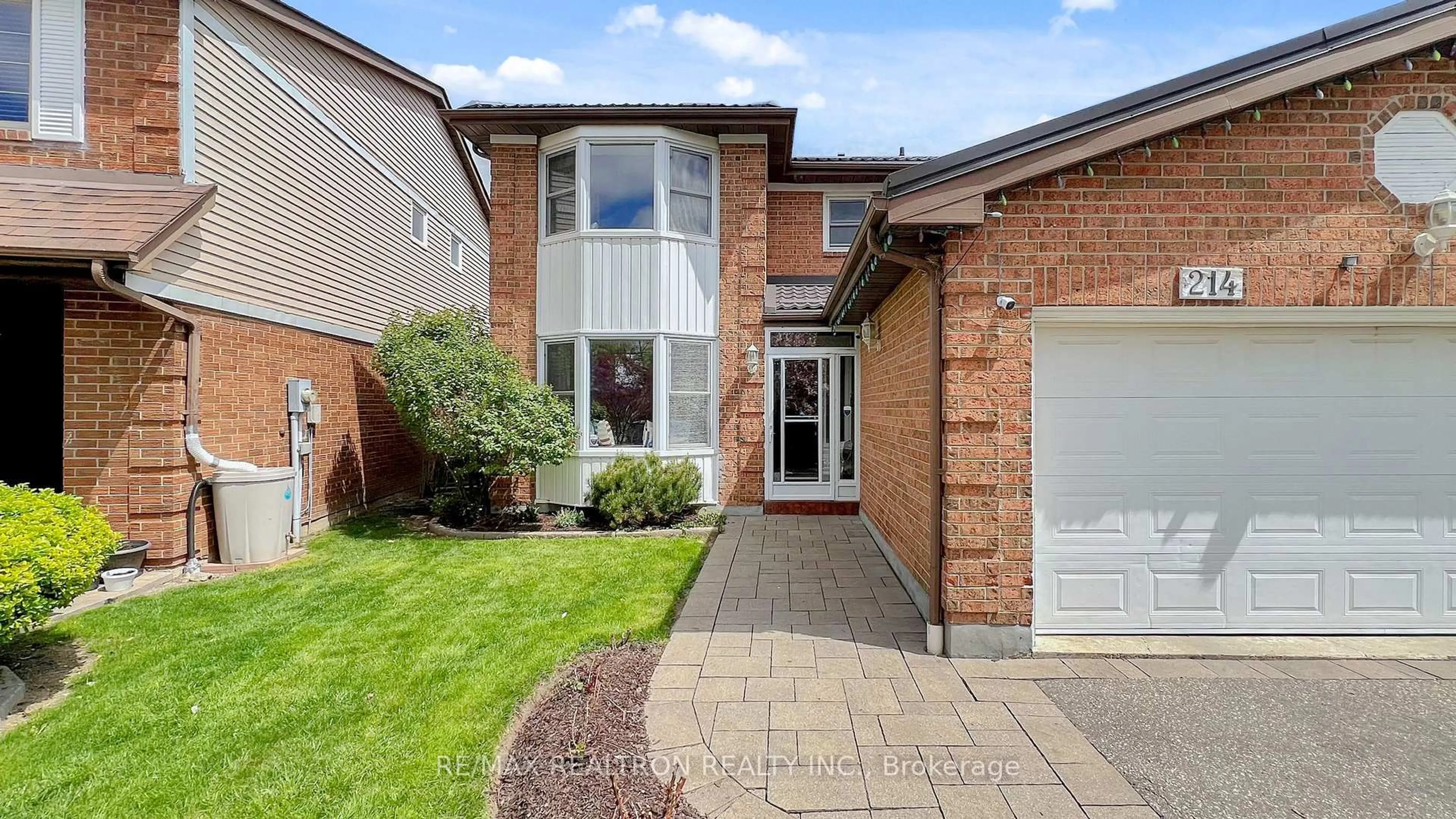 Home with brick exterior material, street for 214 Stephen St, Richmond Hill Ontario L4C 5P1