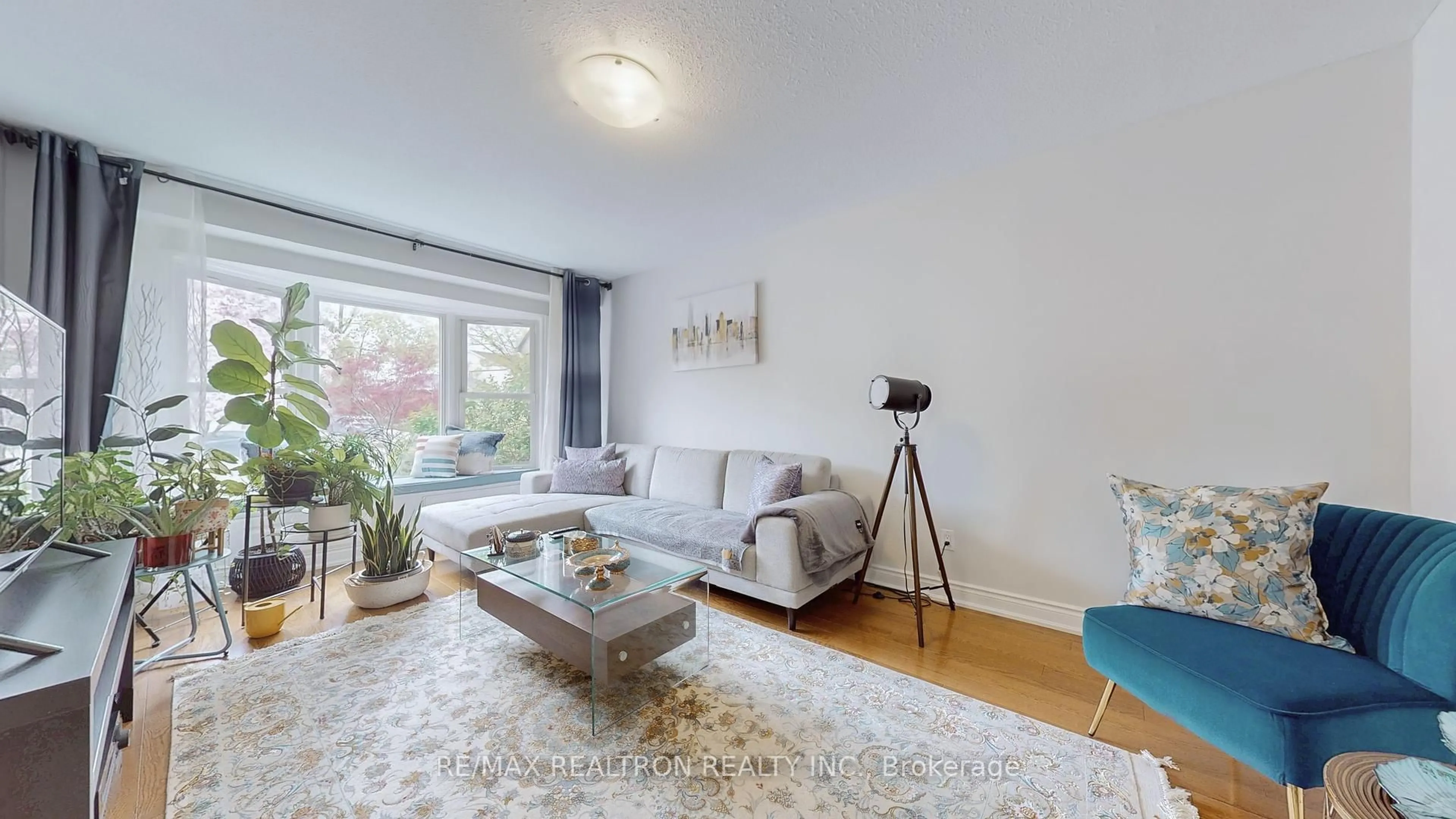 Living room with furniture, unknown for 214 Stephen St, Richmond Hill Ontario L4C 5P1