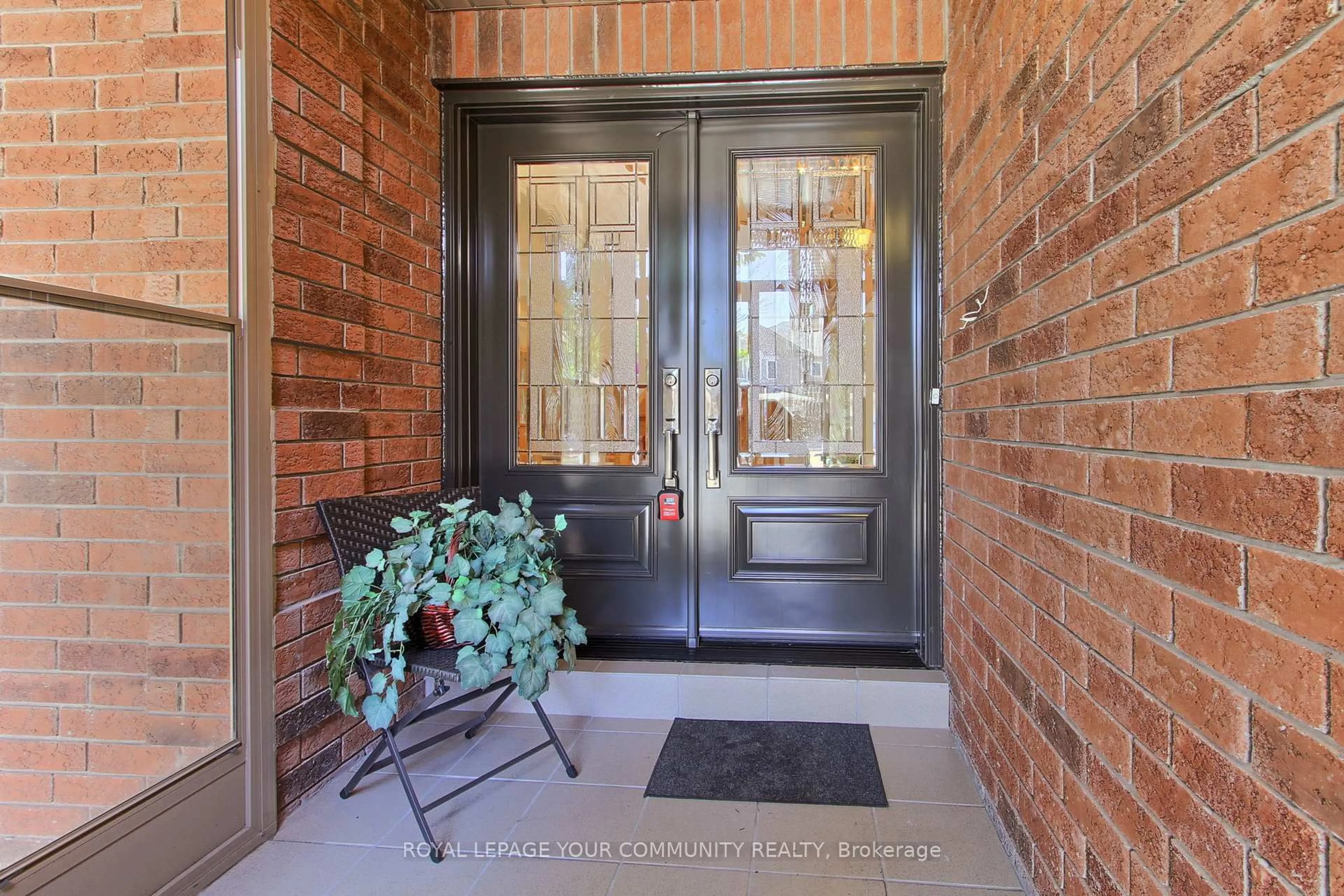 Indoor entryway for 57 El Dorado St, Richmond Hill Ontario L4C 0K8