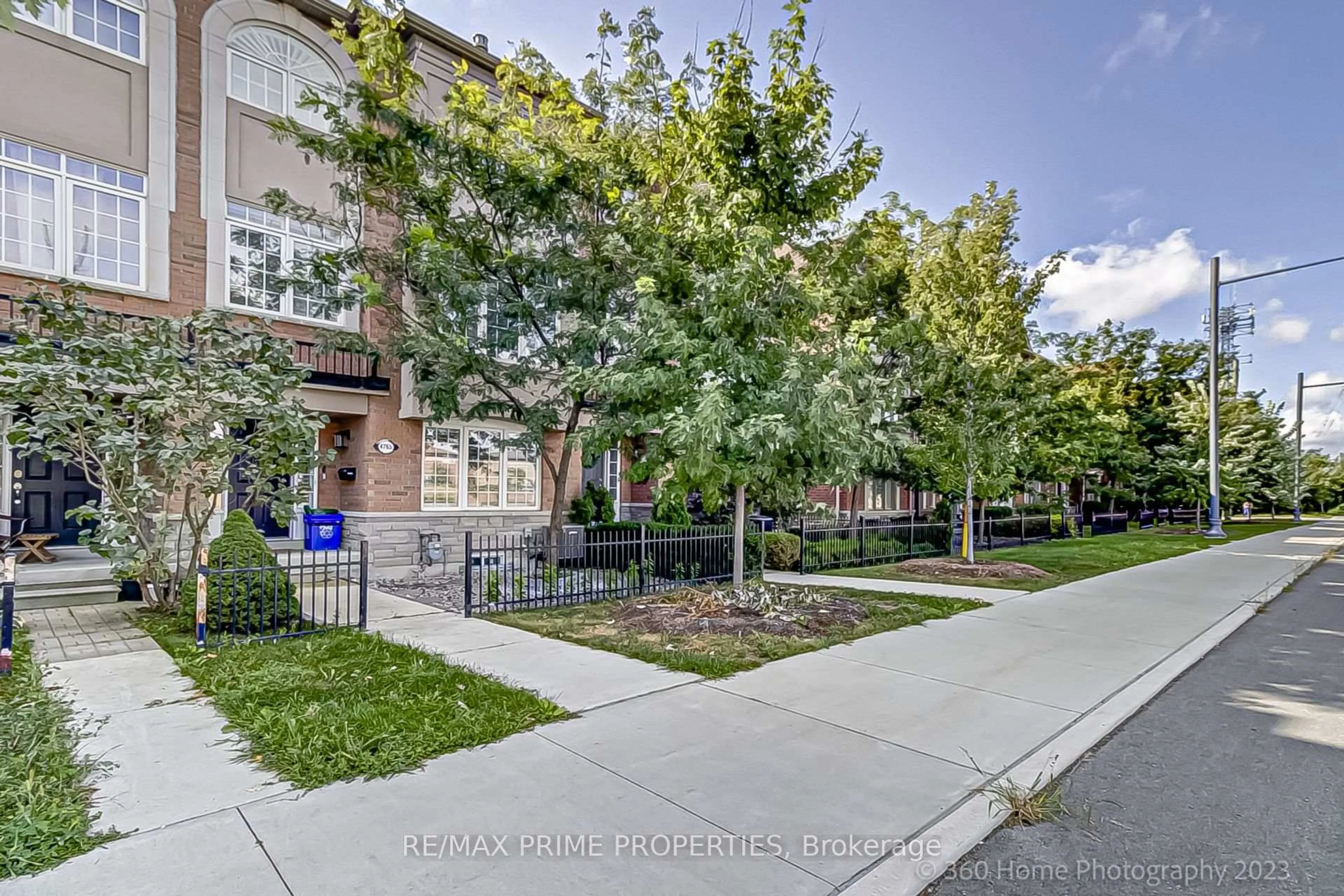 A pic from outside/outdoor area/front of a property/back of a property/a pic from drone, street for 4765 Highway 7 N/A, Vaughan Ontario L4L 1S6