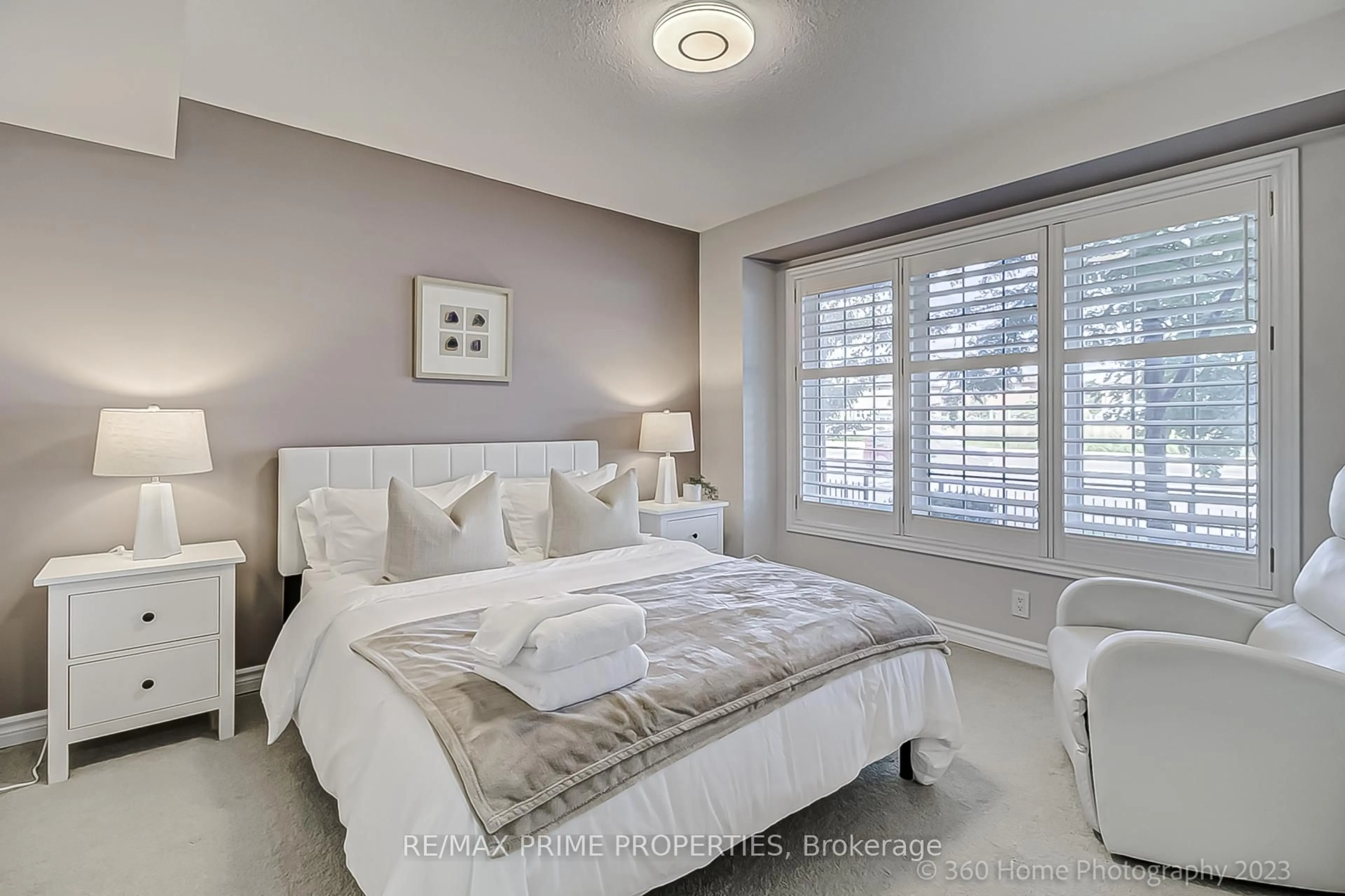 Bedroom with bed, unknown for 4765 Highway 7 N/A, Vaughan Ontario L4L 1S6