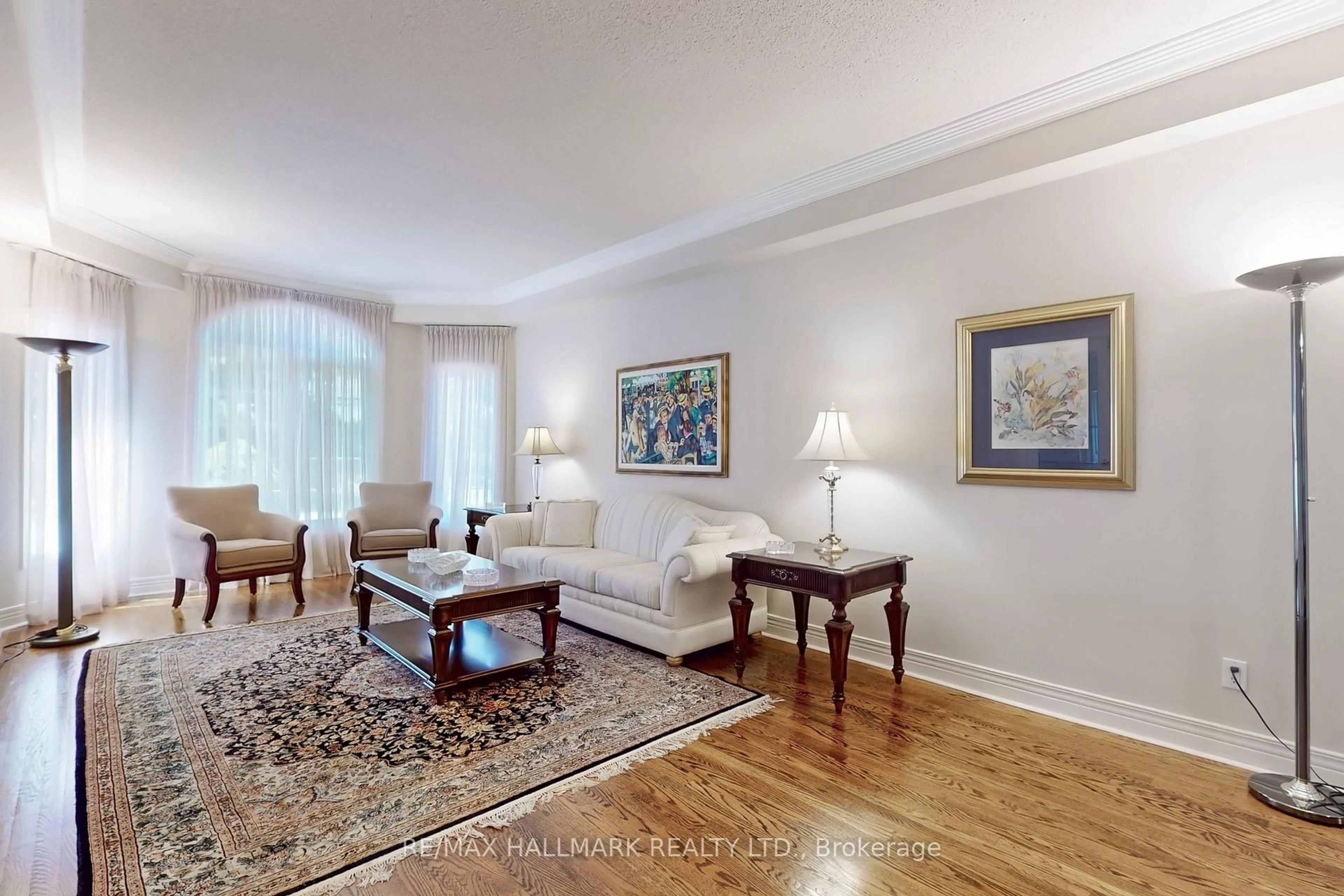 Living room with furniture, unknown for 50 yellow Birch Cres, Richmond Hill Ontario L4B 3R4